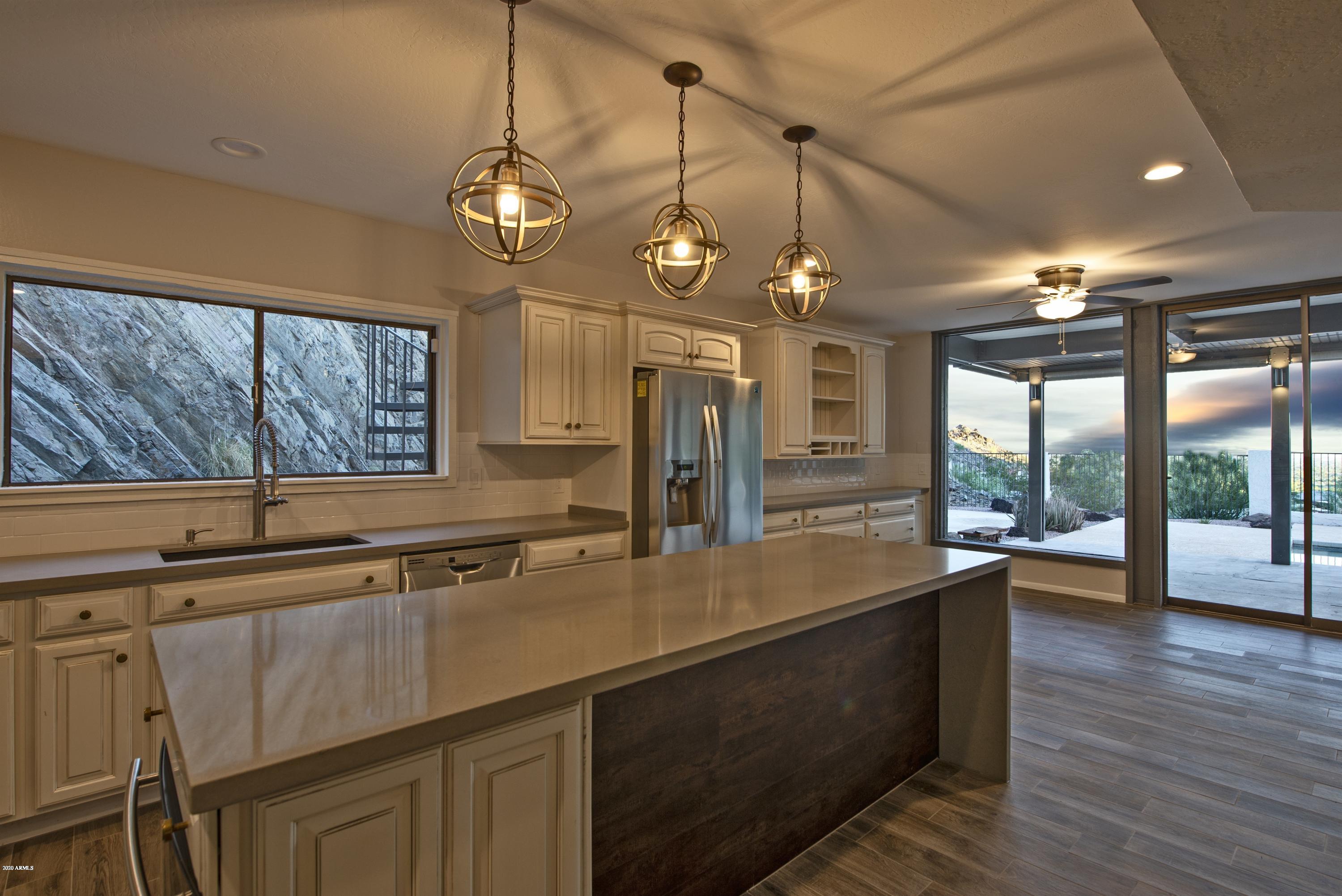LINCOLN HILLS - Residential