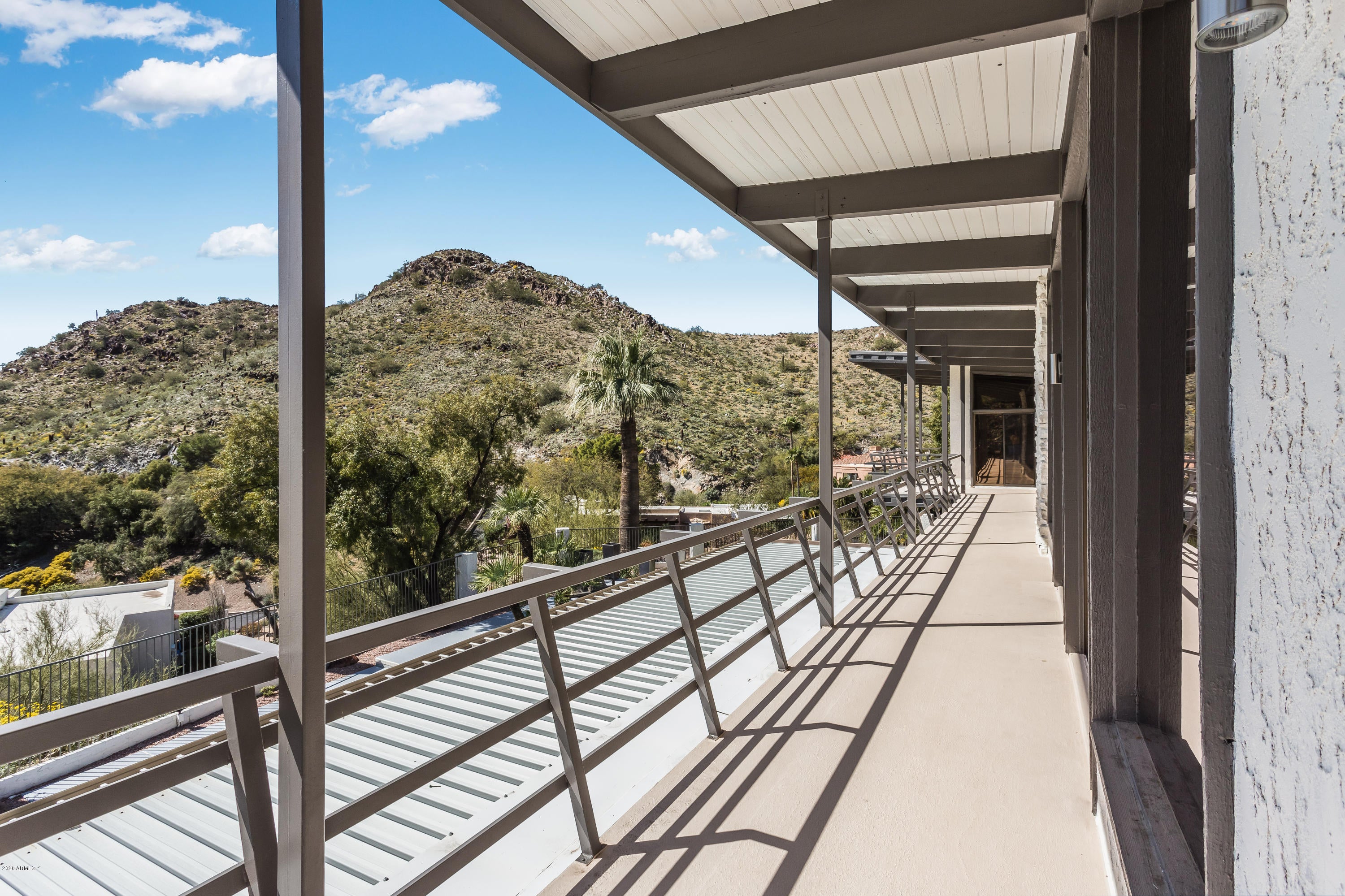 LINCOLN HILLS - Residential