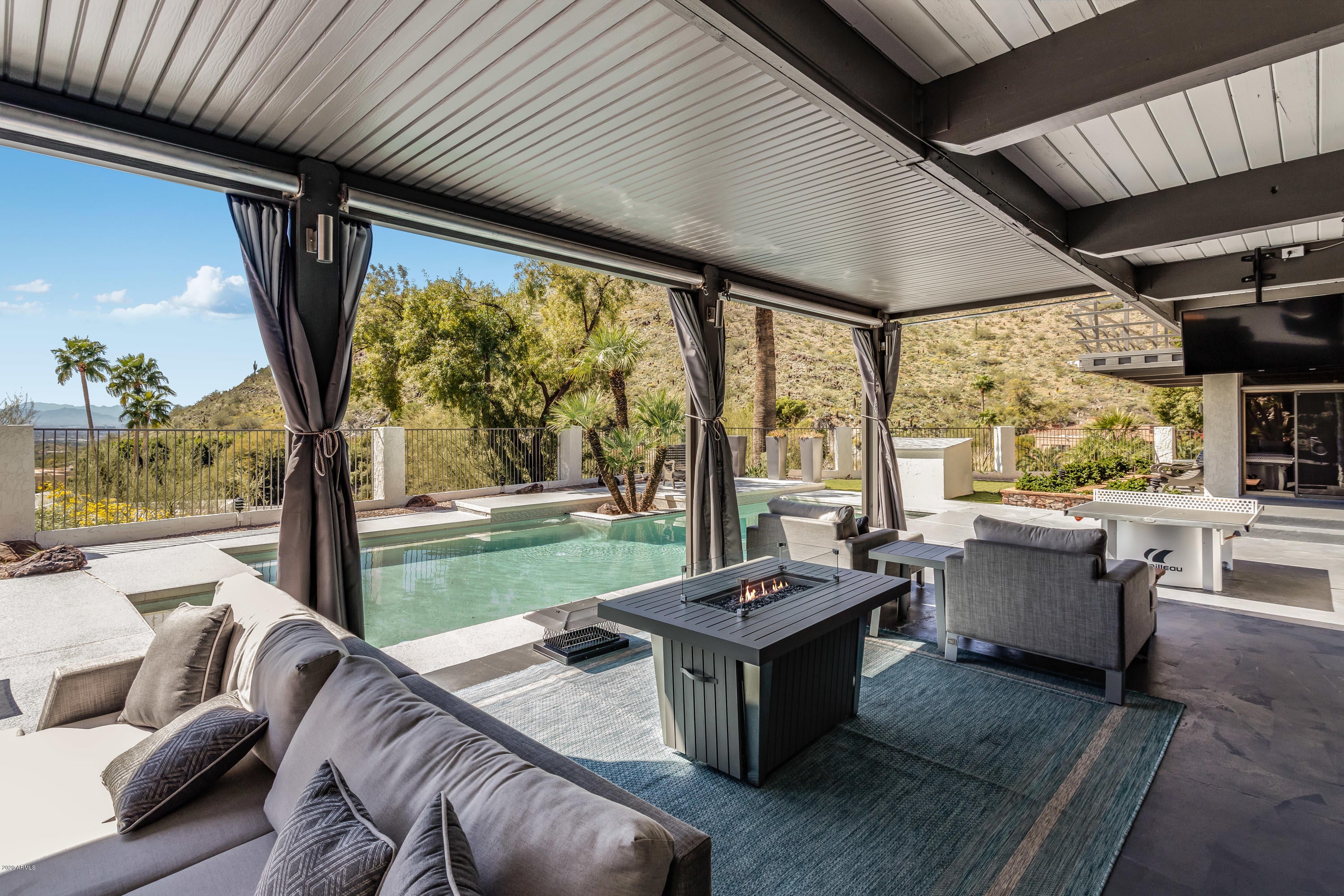 LINCOLN HILLS - Residential