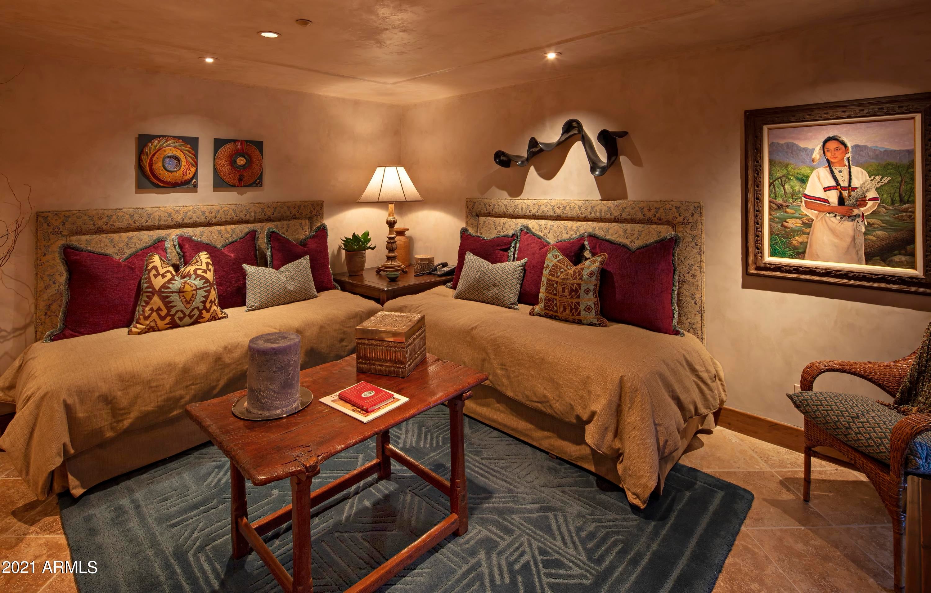 ESTANCIA - Residential