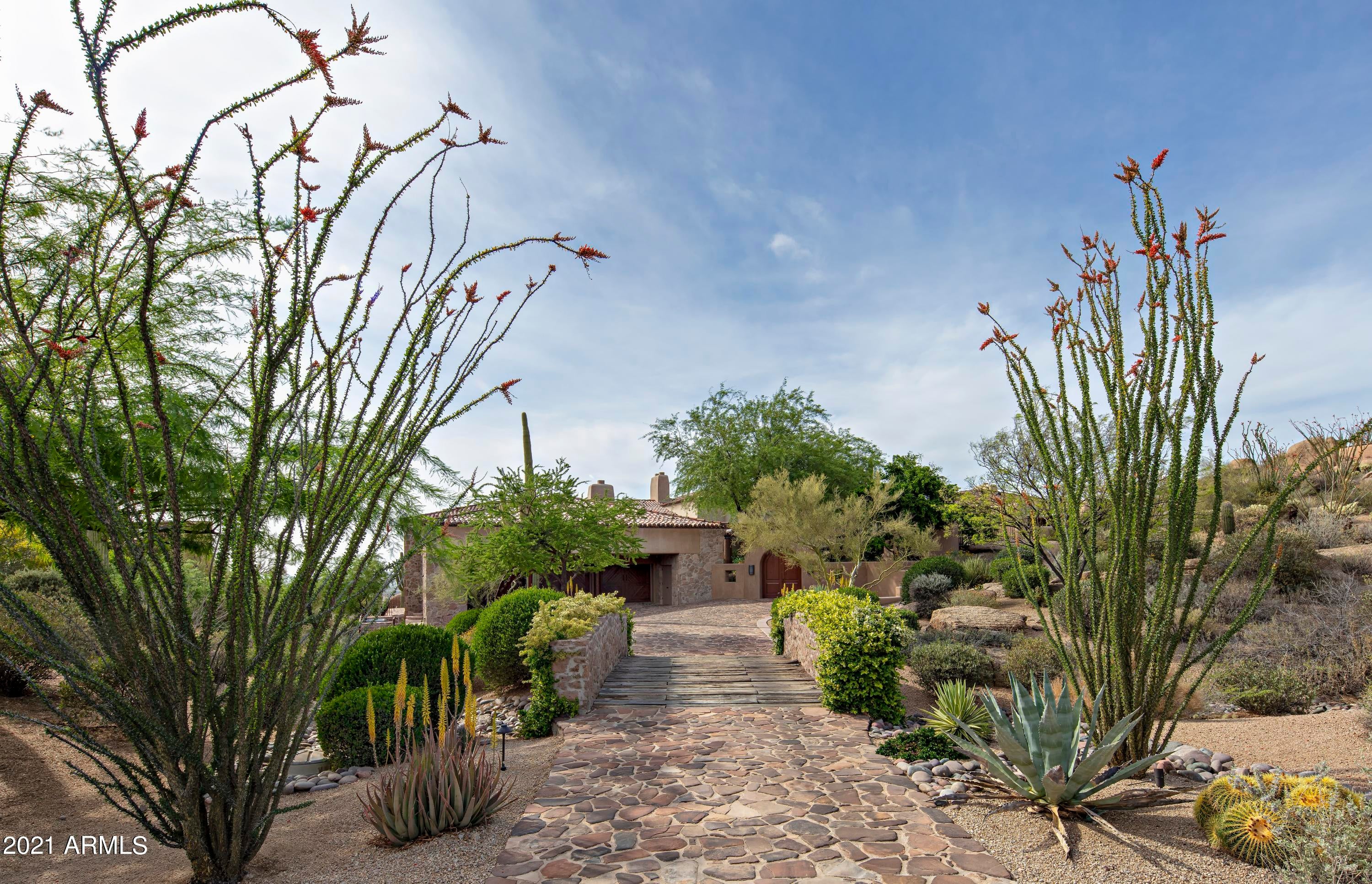 ESTANCIA - Residential