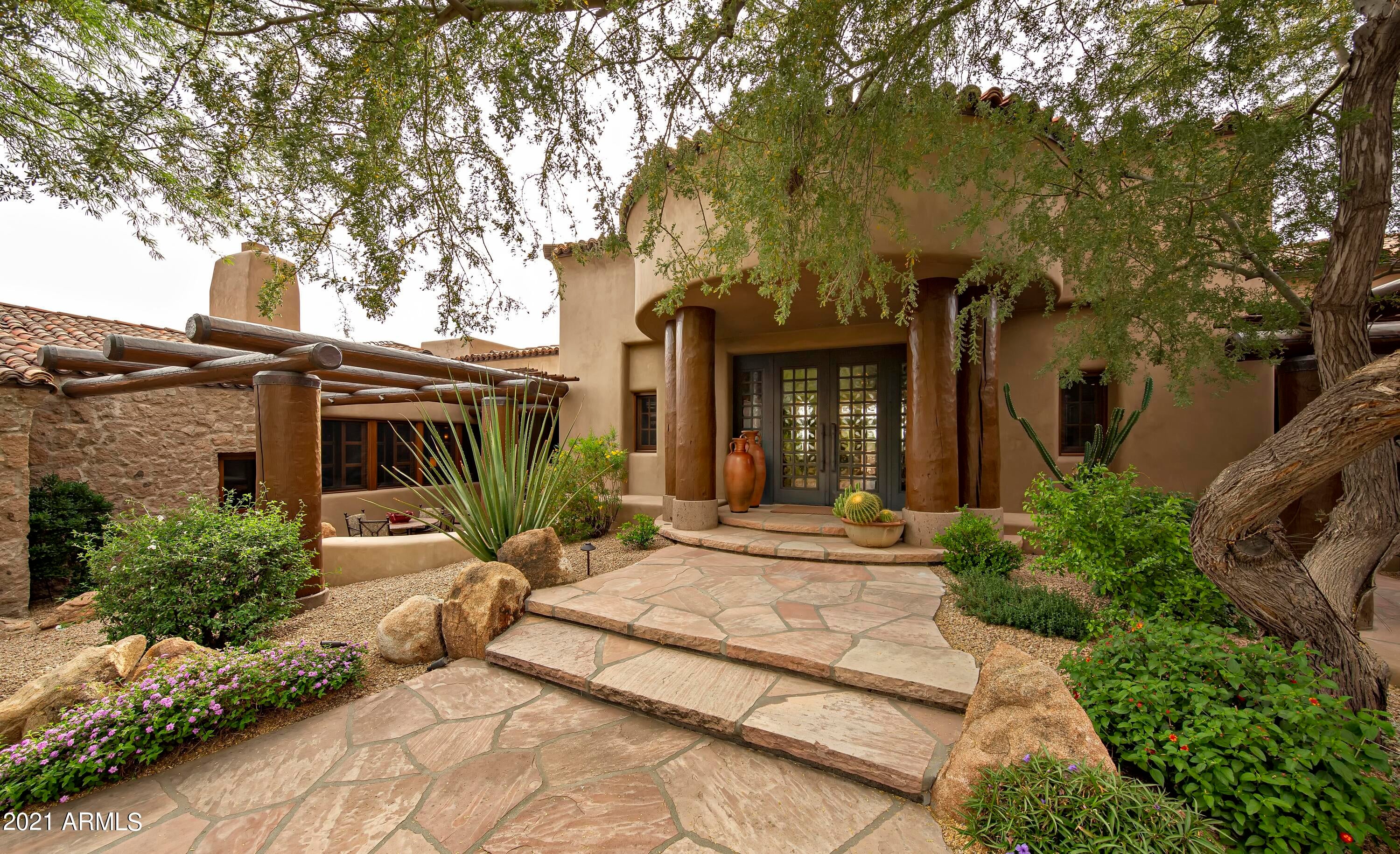 ESTANCIA - Residential