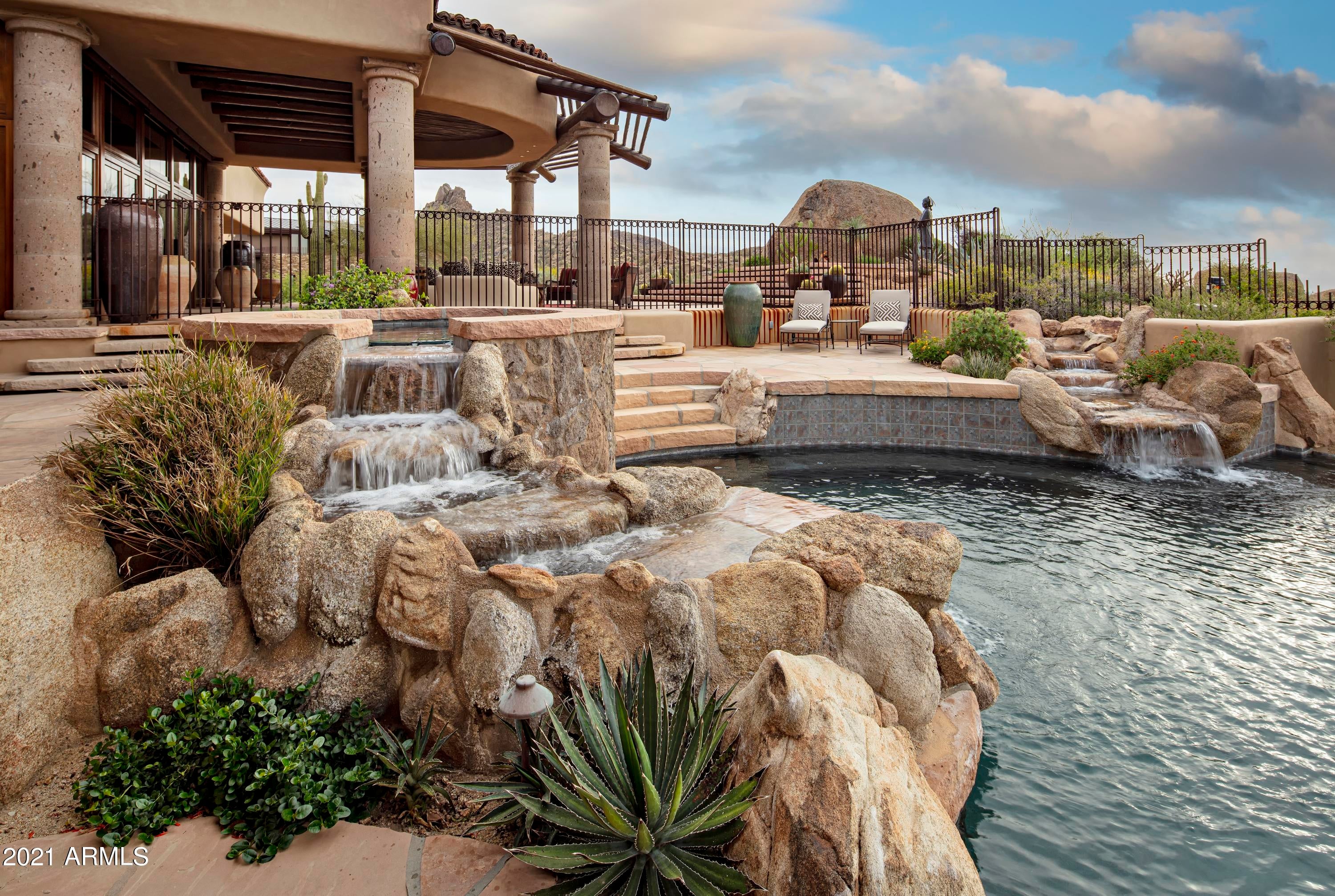 ESTANCIA - Residential