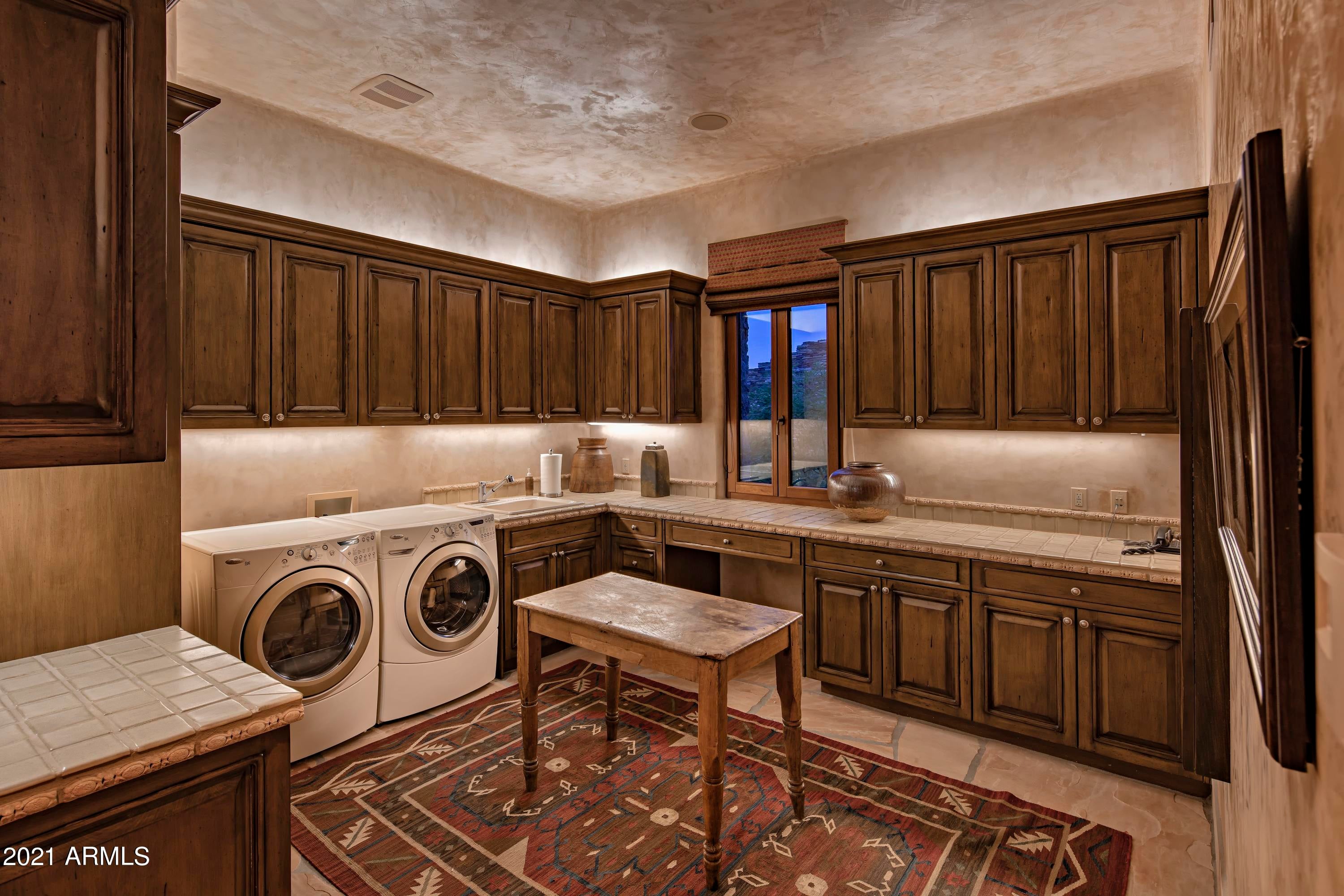 ESTANCIA - Residential