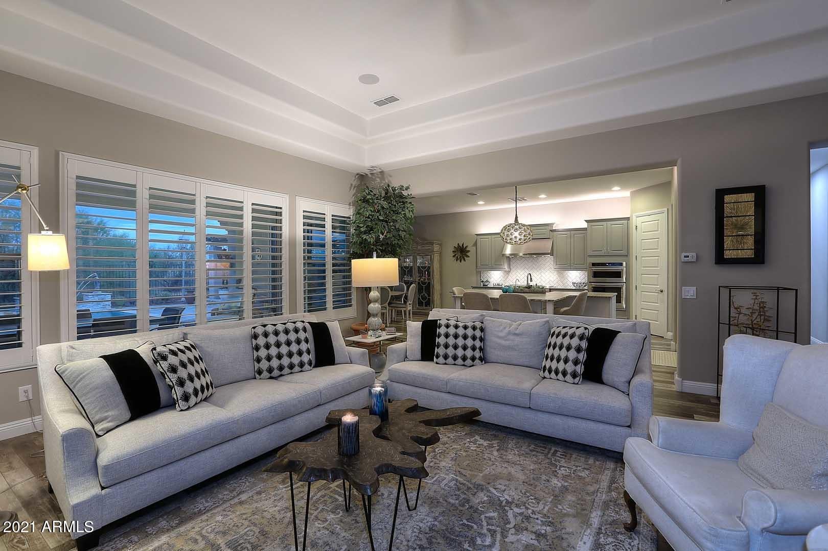 LONE MOUNTAIN - Residential