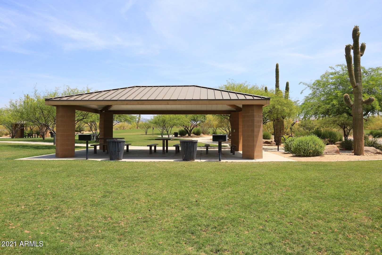 LONE MOUNTAIN - Residential