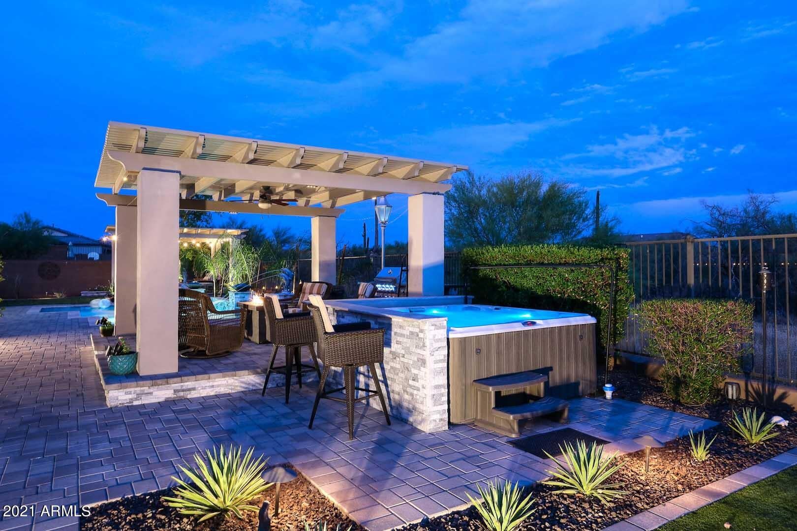 LONE MOUNTAIN - Residential