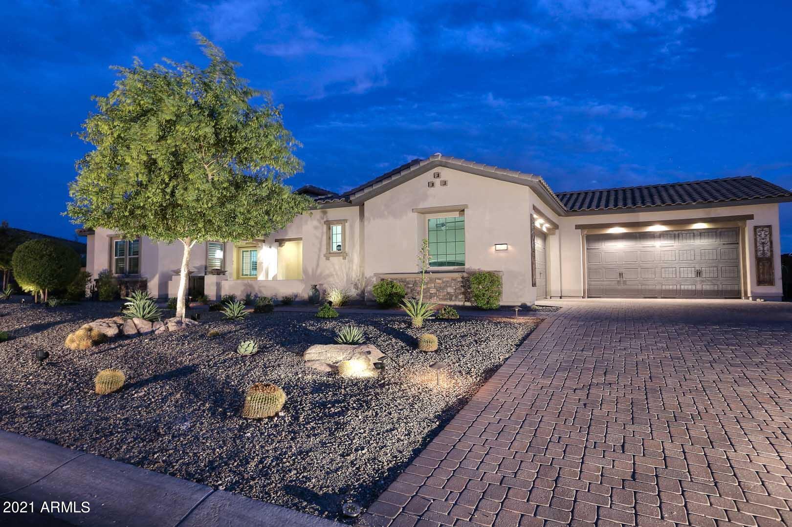 LONE MOUNTAIN - Residential