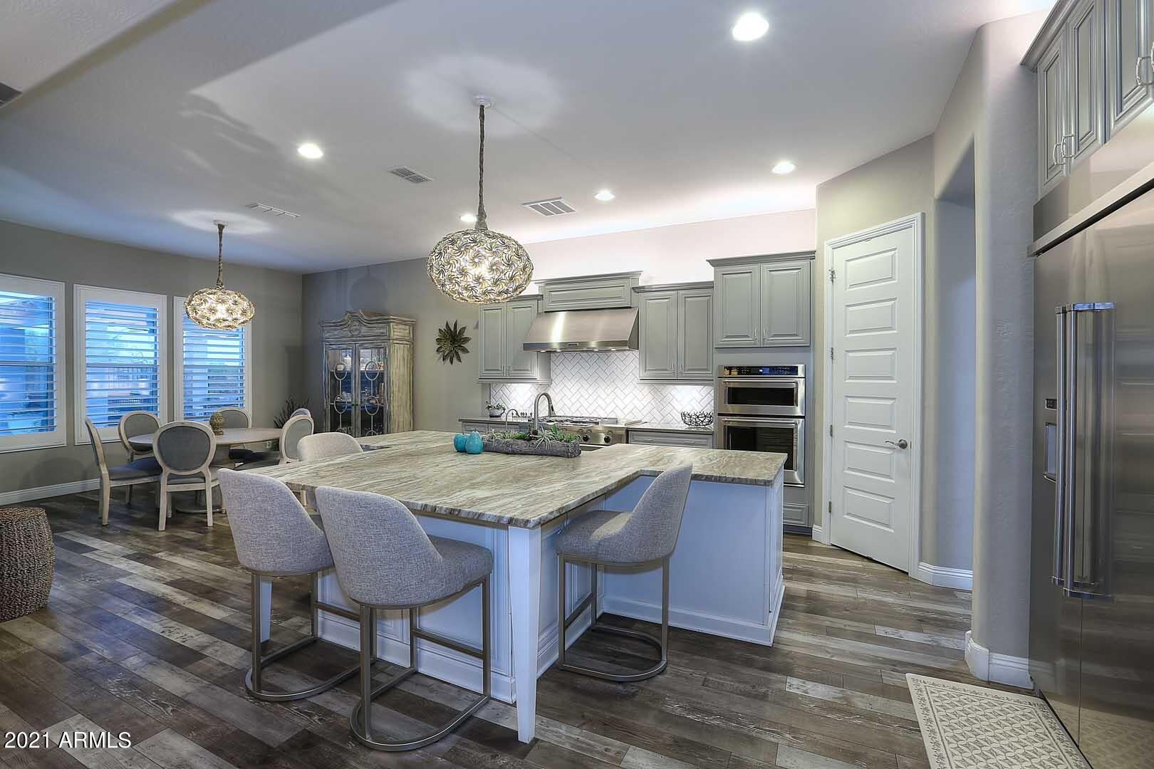 LONE MOUNTAIN - Residential