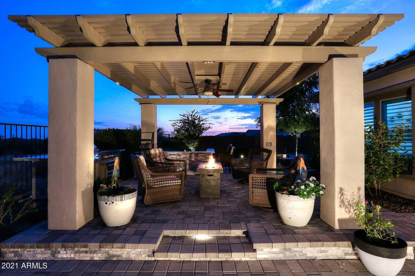 LONE MOUNTAIN - Residential