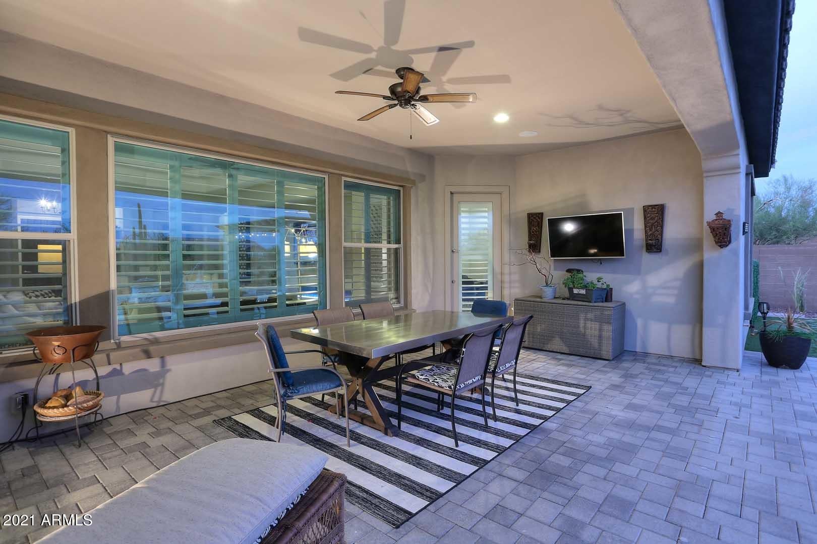 LONE MOUNTAIN - Residential