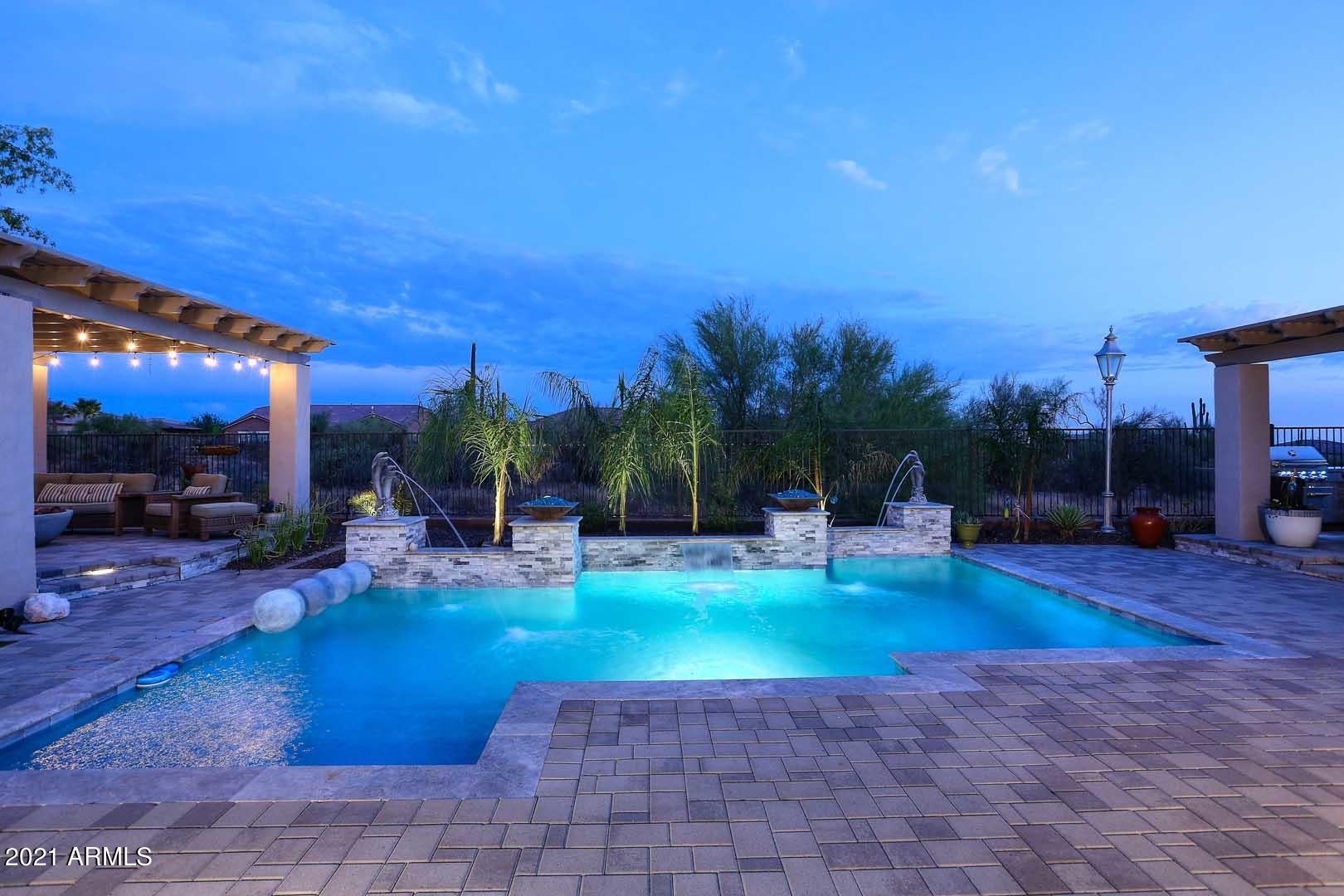 LONE MOUNTAIN - Residential