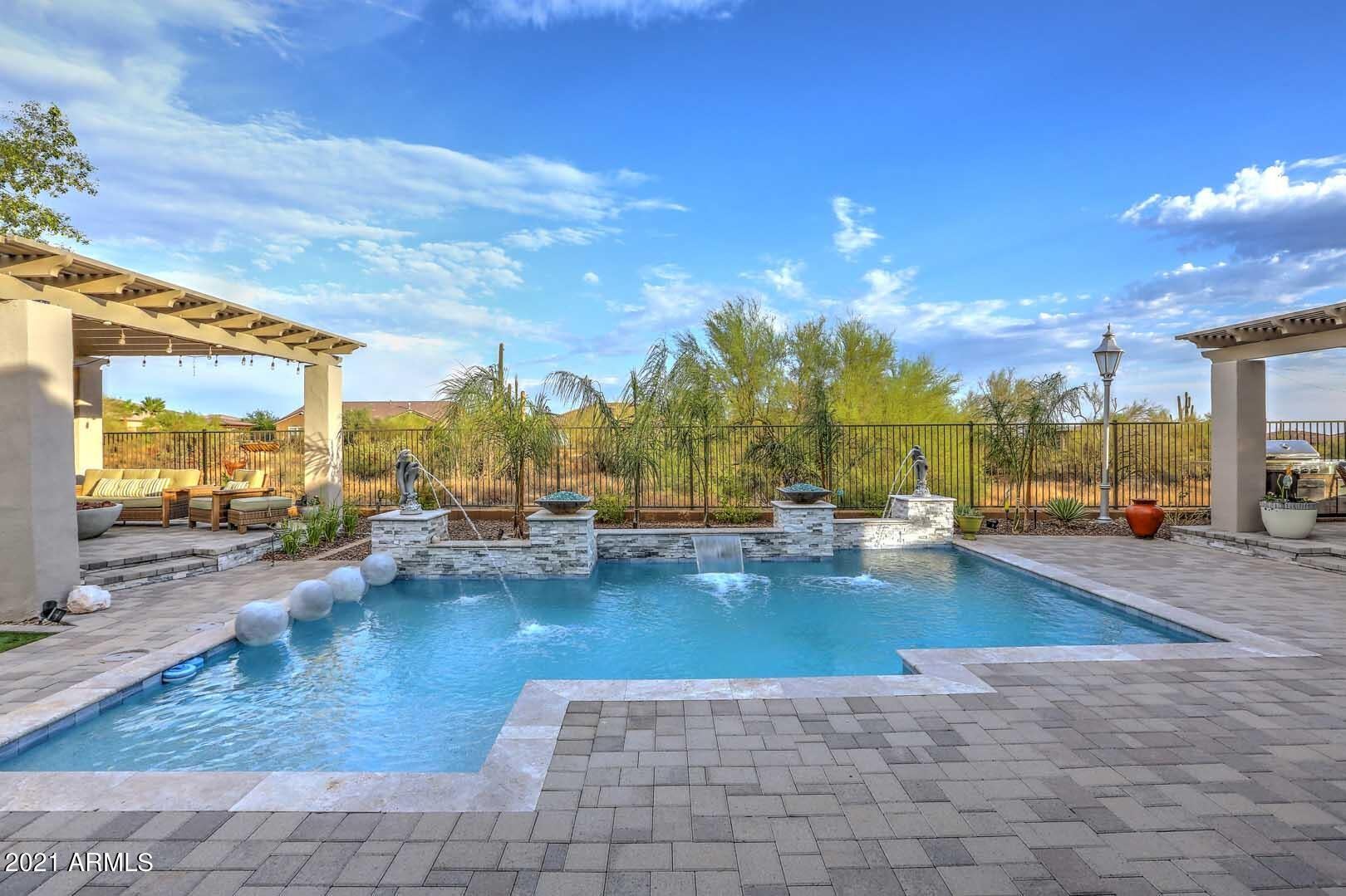 LONE MOUNTAIN - Residential