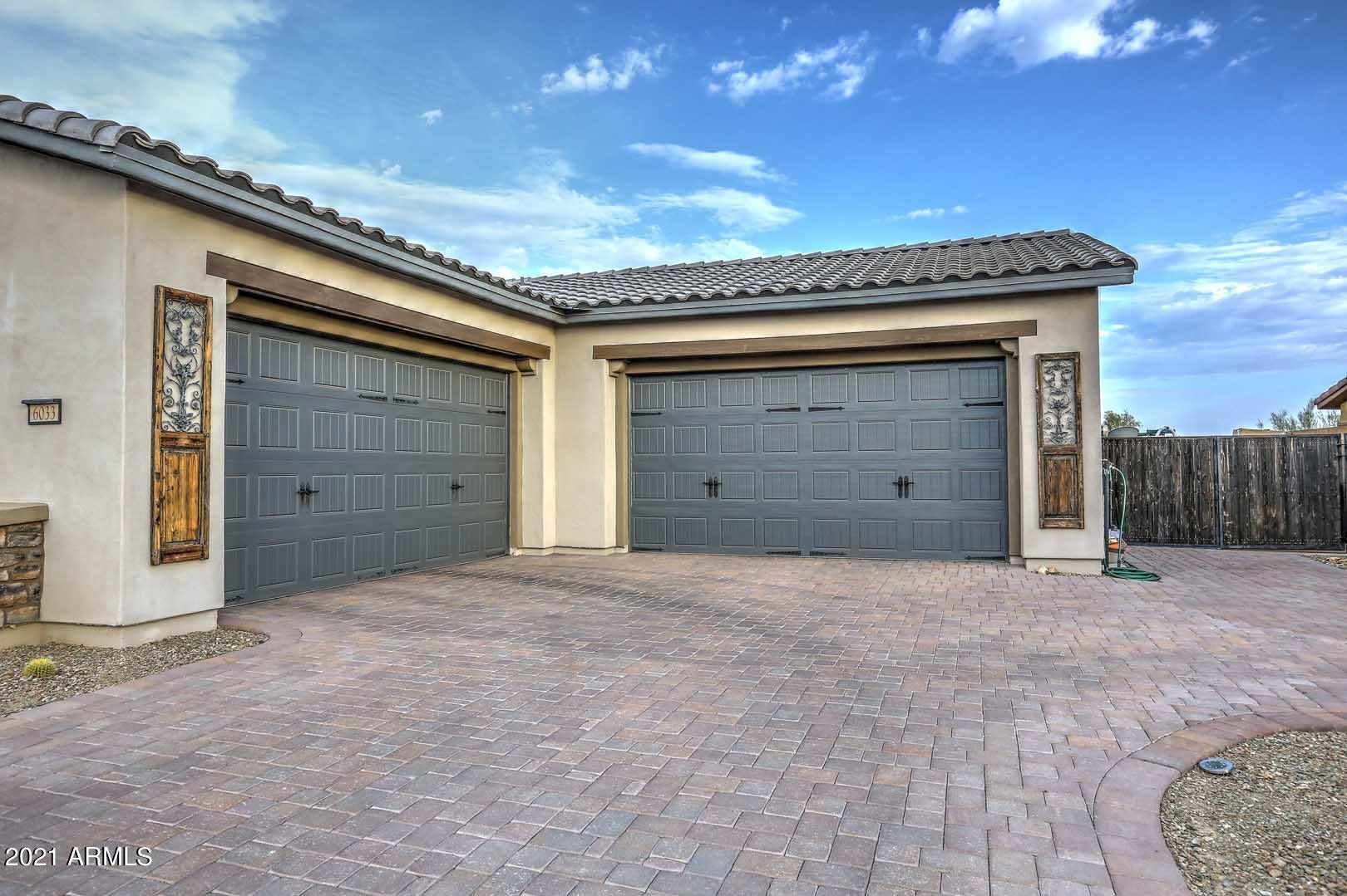 LONE MOUNTAIN - Residential