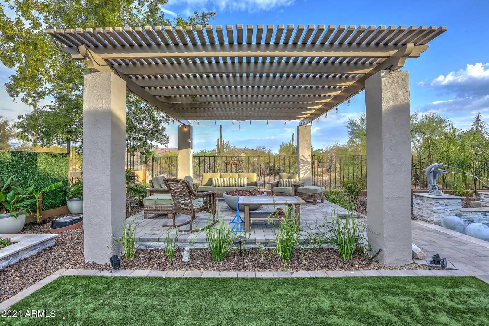LONE MOUNTAIN - Residential