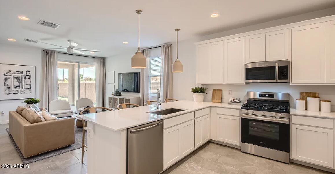 BLOSSOM ROCK DISCOVERY - Residential