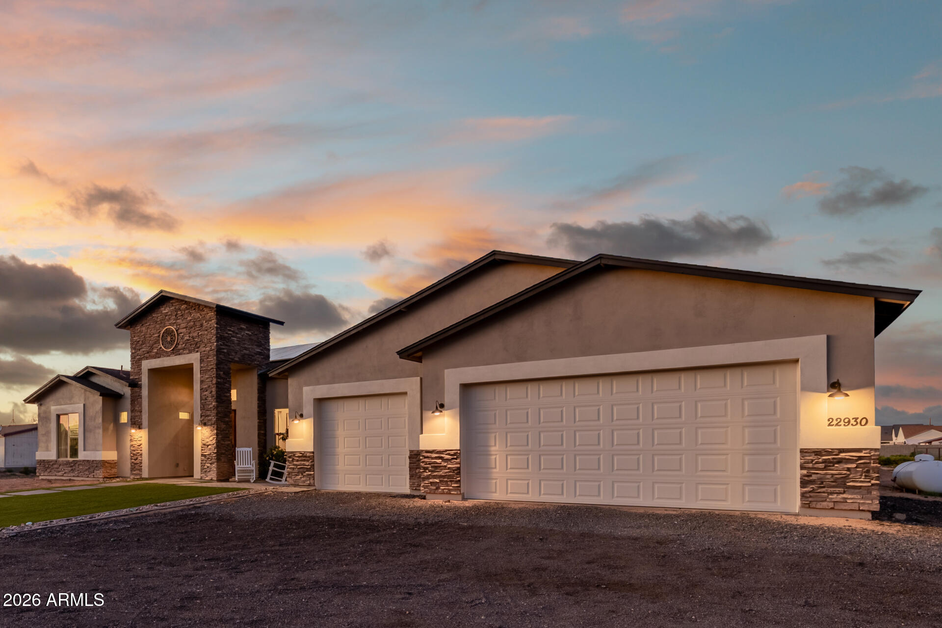 RANCHO APACHE - Residential