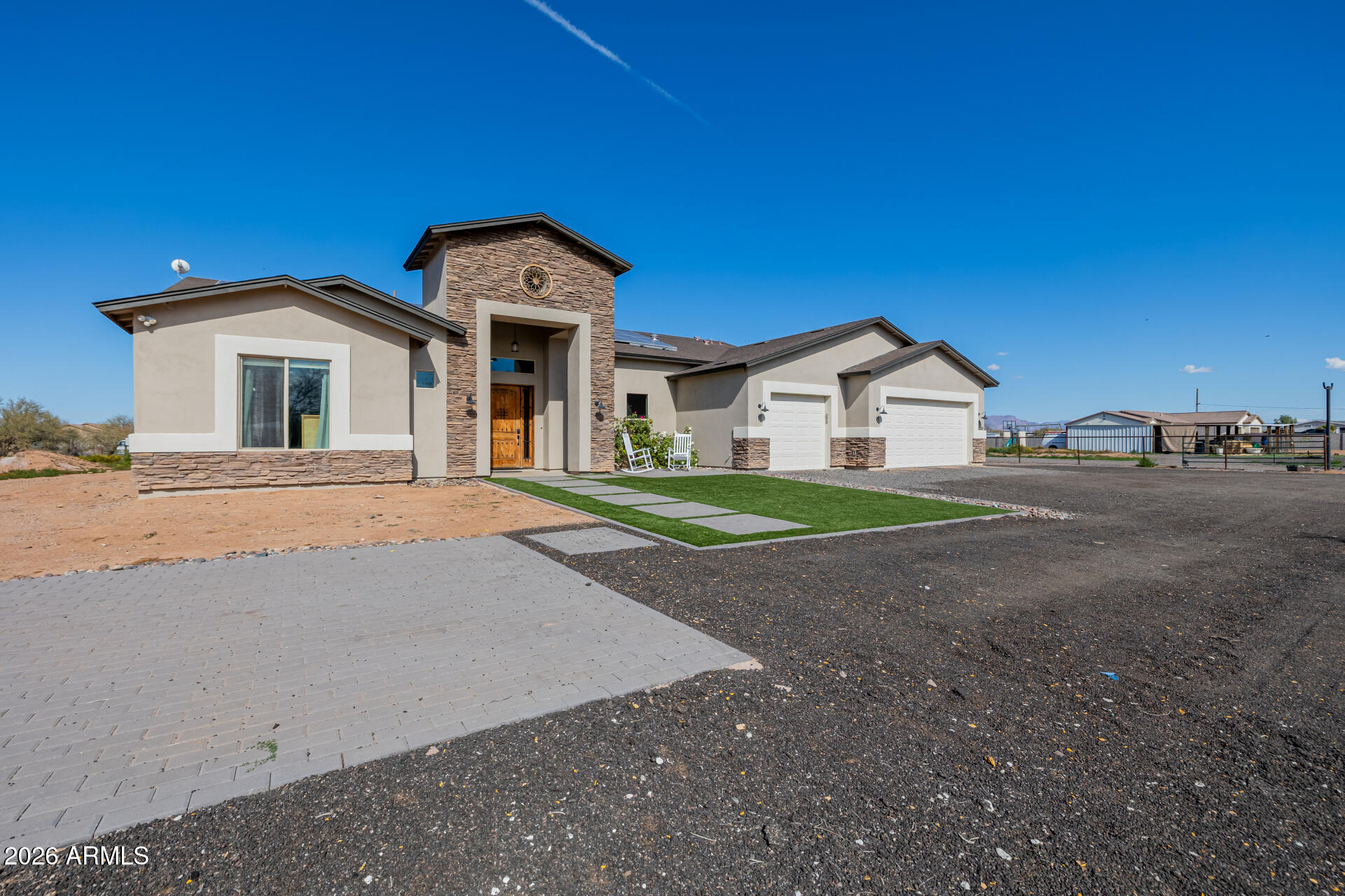 RANCHO APACHE - Residential