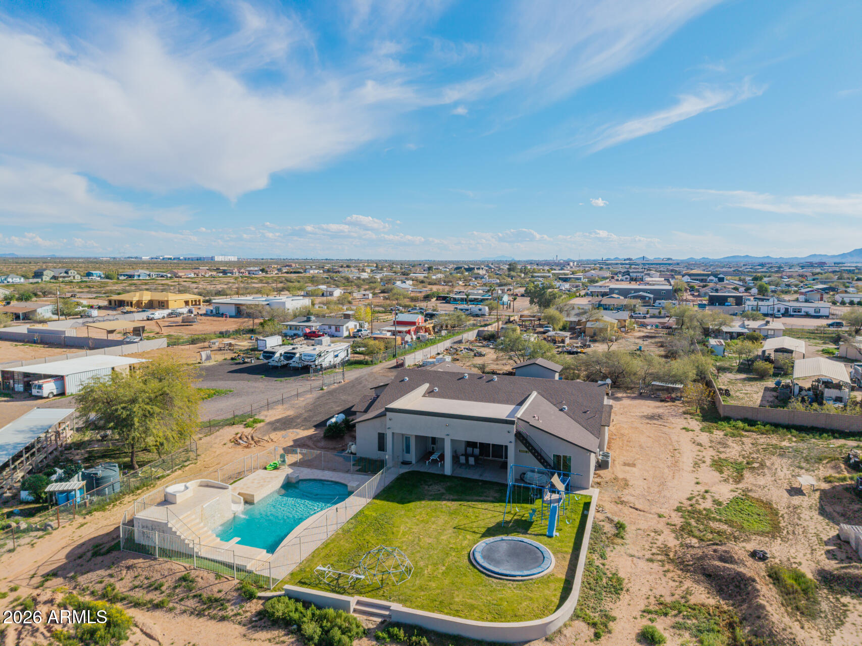 RANCHO APACHE - Residential