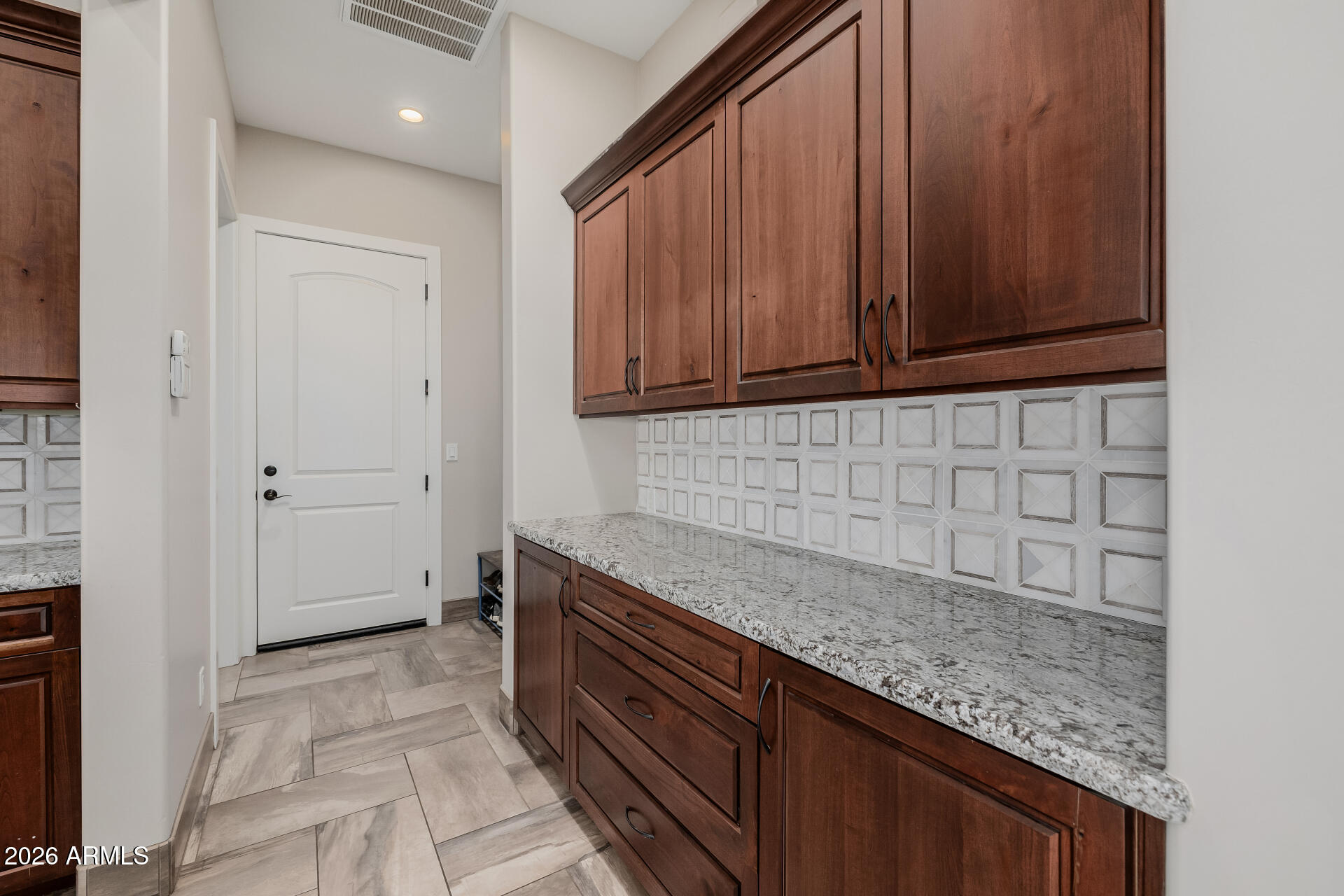 RANCHO APACHE - Residential
