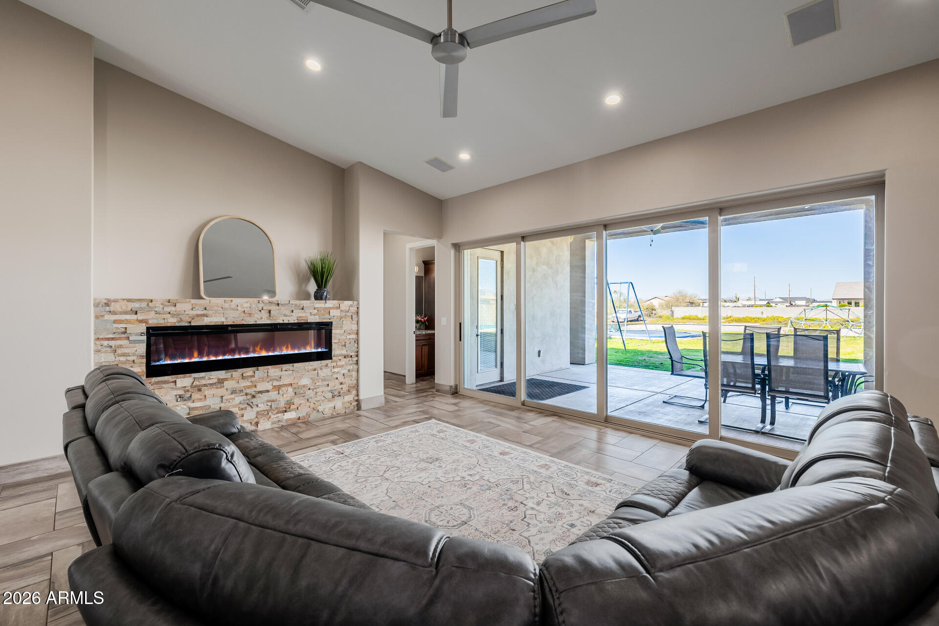 RANCHO APACHE - Residential