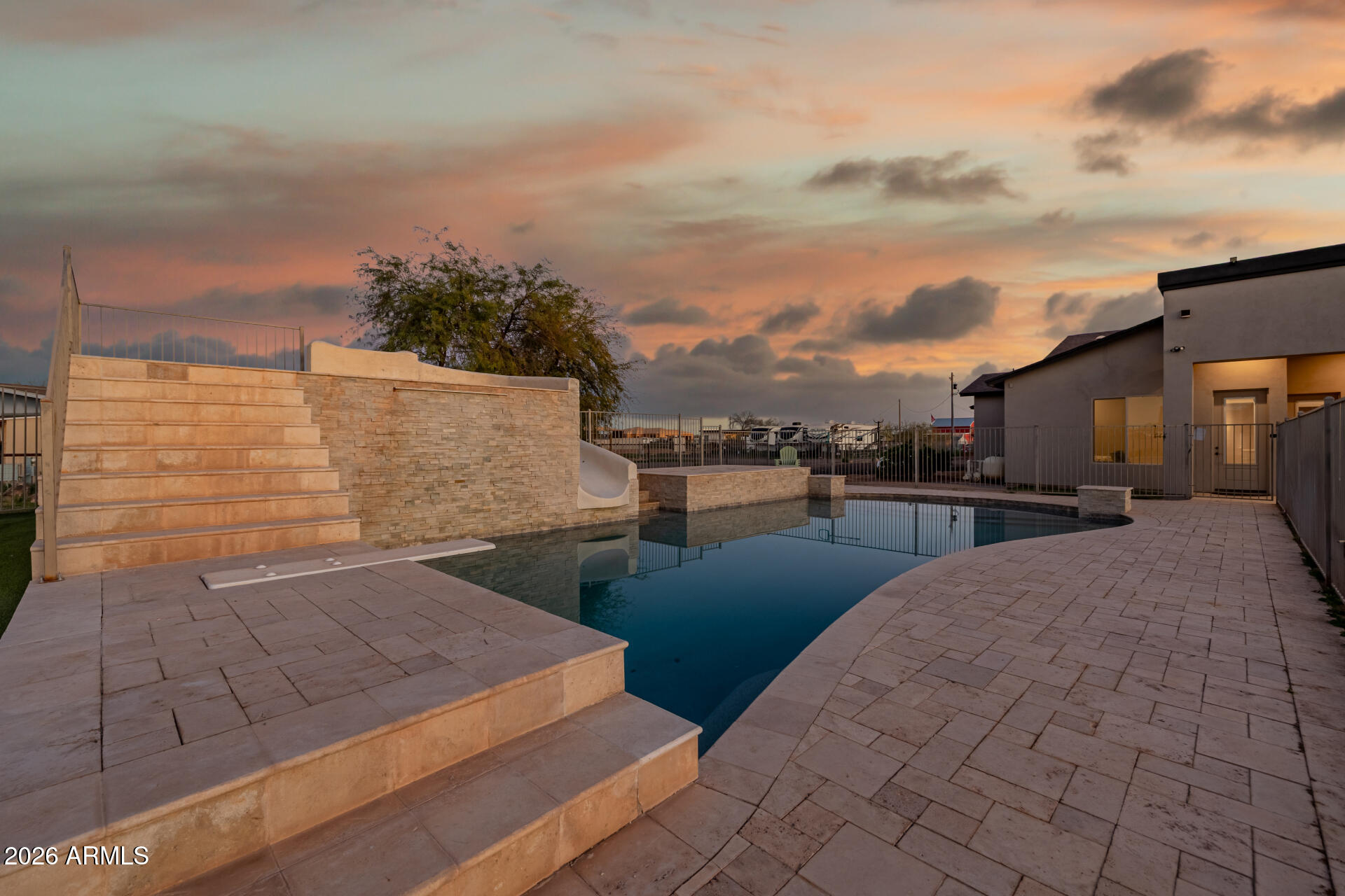 RANCHO APACHE - Residential