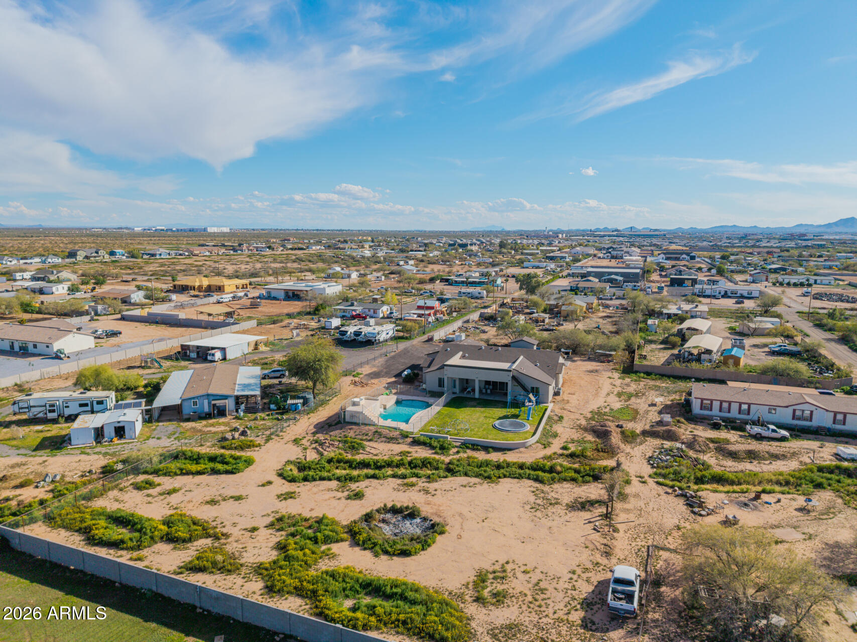 RANCHO APACHE - Residential