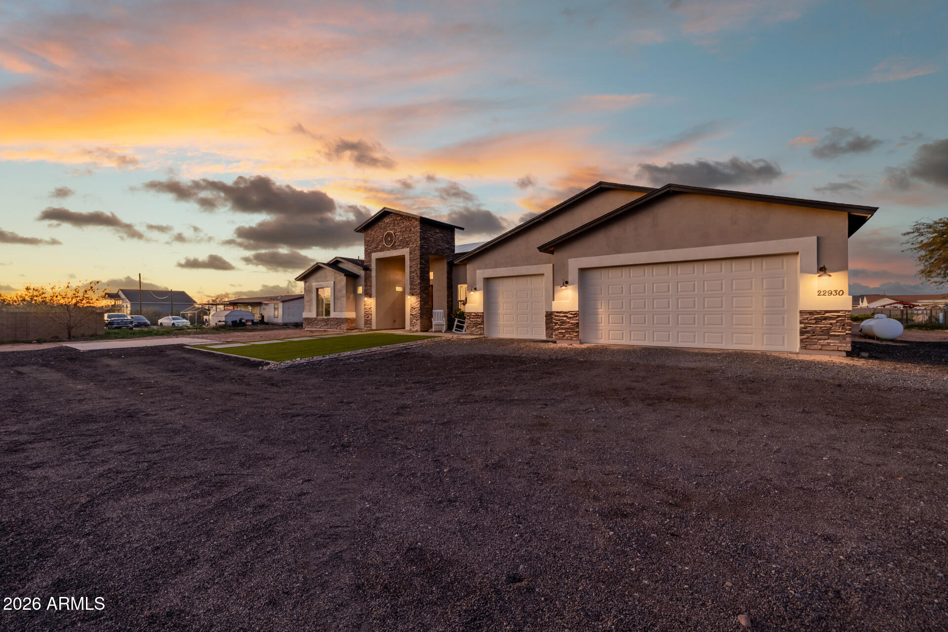 RANCHO APACHE - Residential