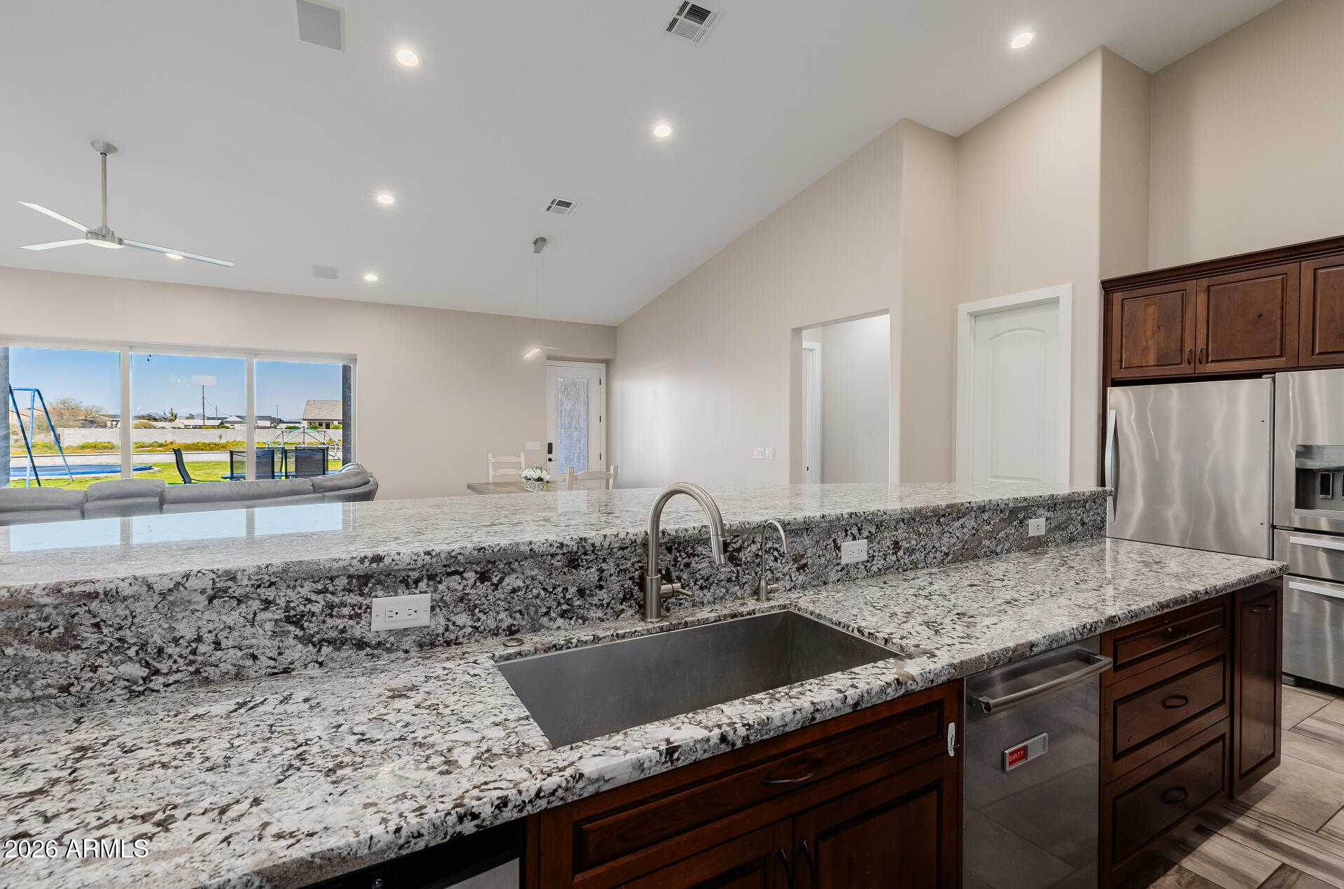 RANCHO APACHE - Residential