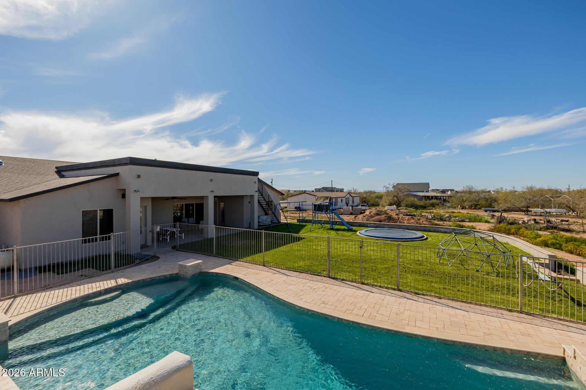 RANCHO APACHE - Residential