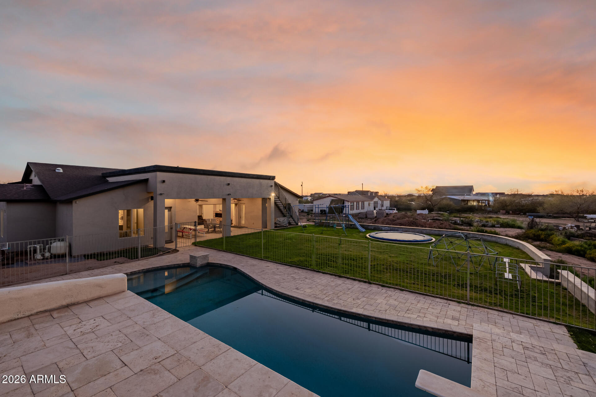 RANCHO APACHE - Residential