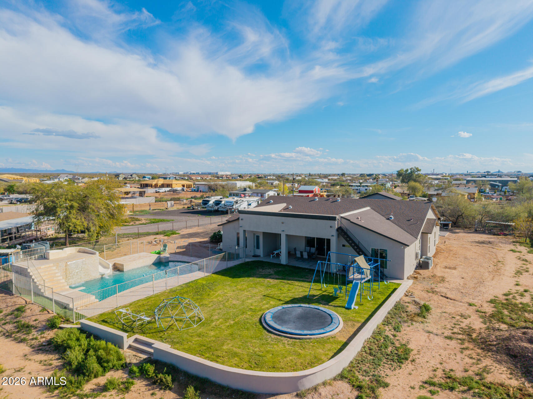 RANCHO APACHE - Residential