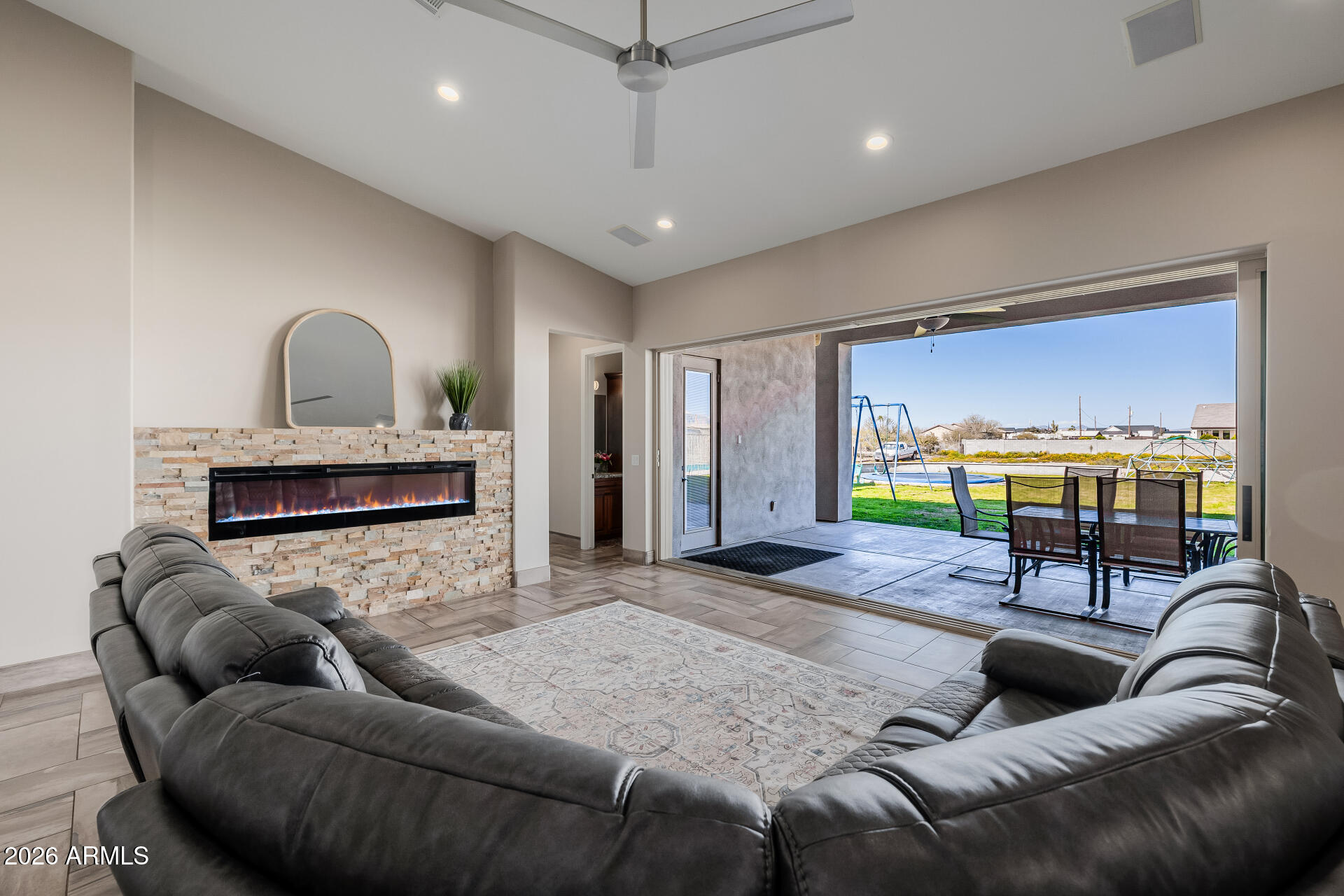 RANCHO APACHE - Residential