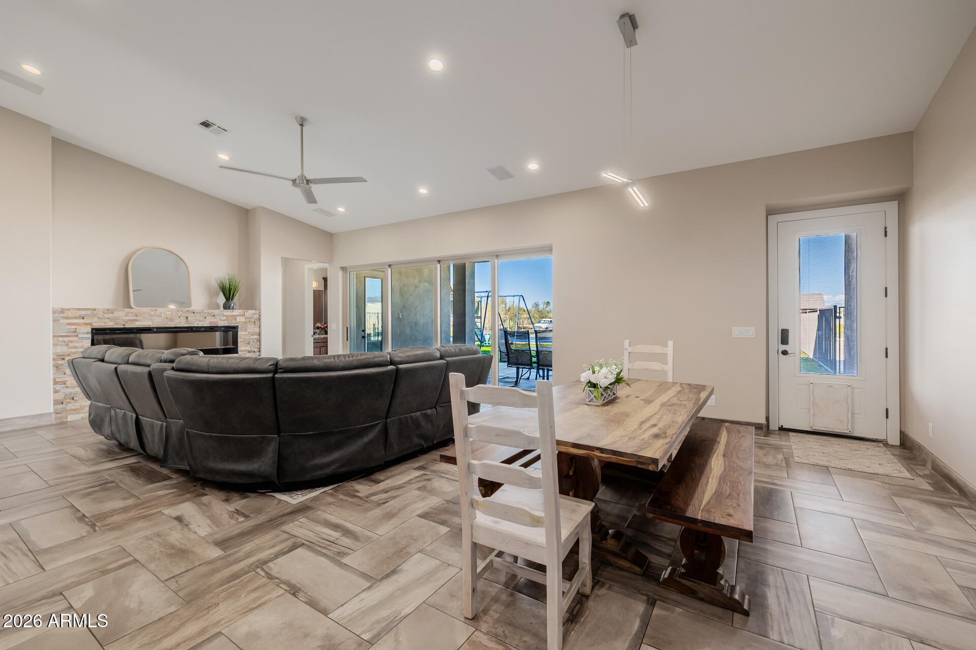 RANCHO APACHE - Residential