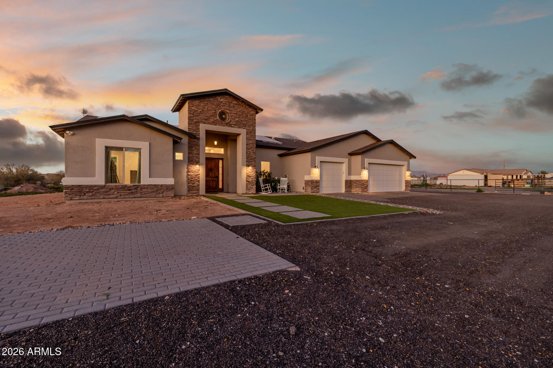 RANCHO APACHE - Residential