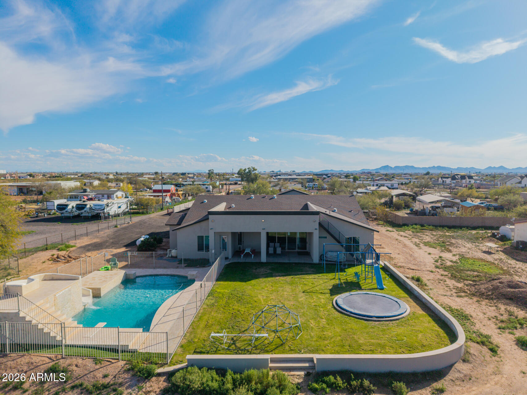 RANCHO APACHE - Residential