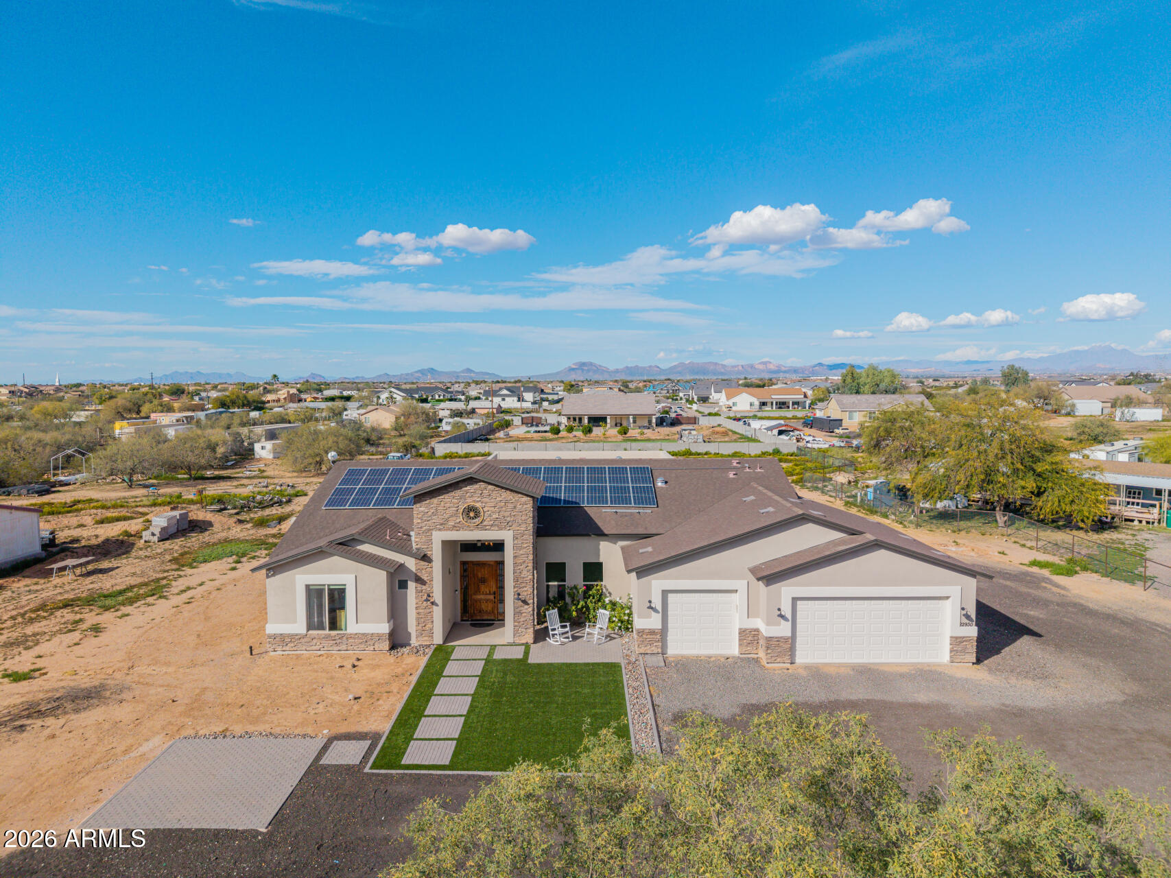 RANCHO APACHE - Residential
