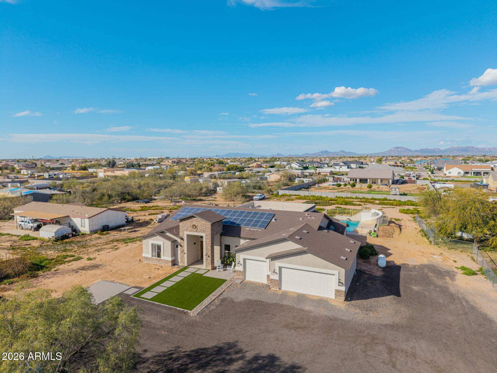 RANCHO APACHE - Residential