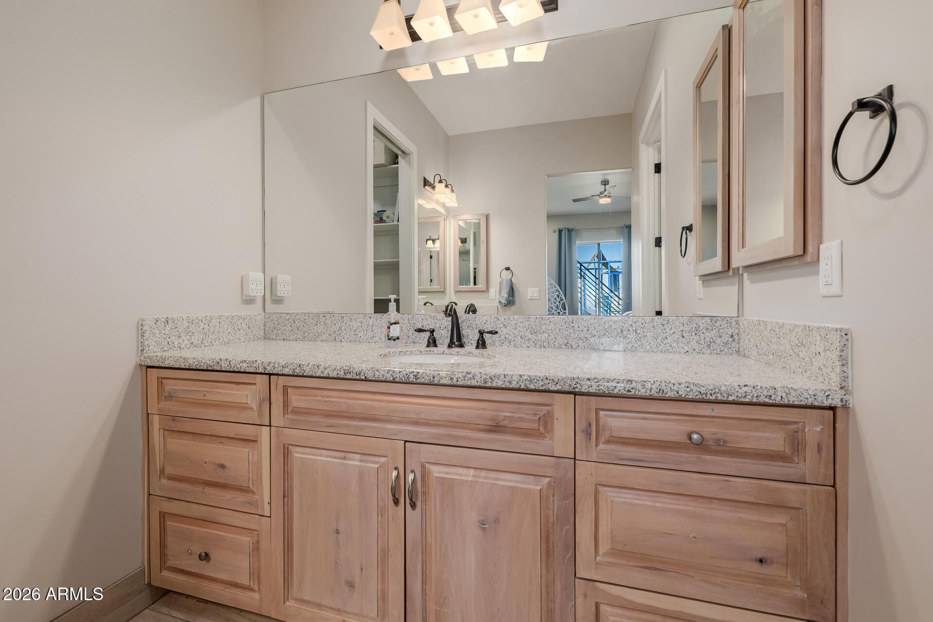 RANCHO APACHE - Residential