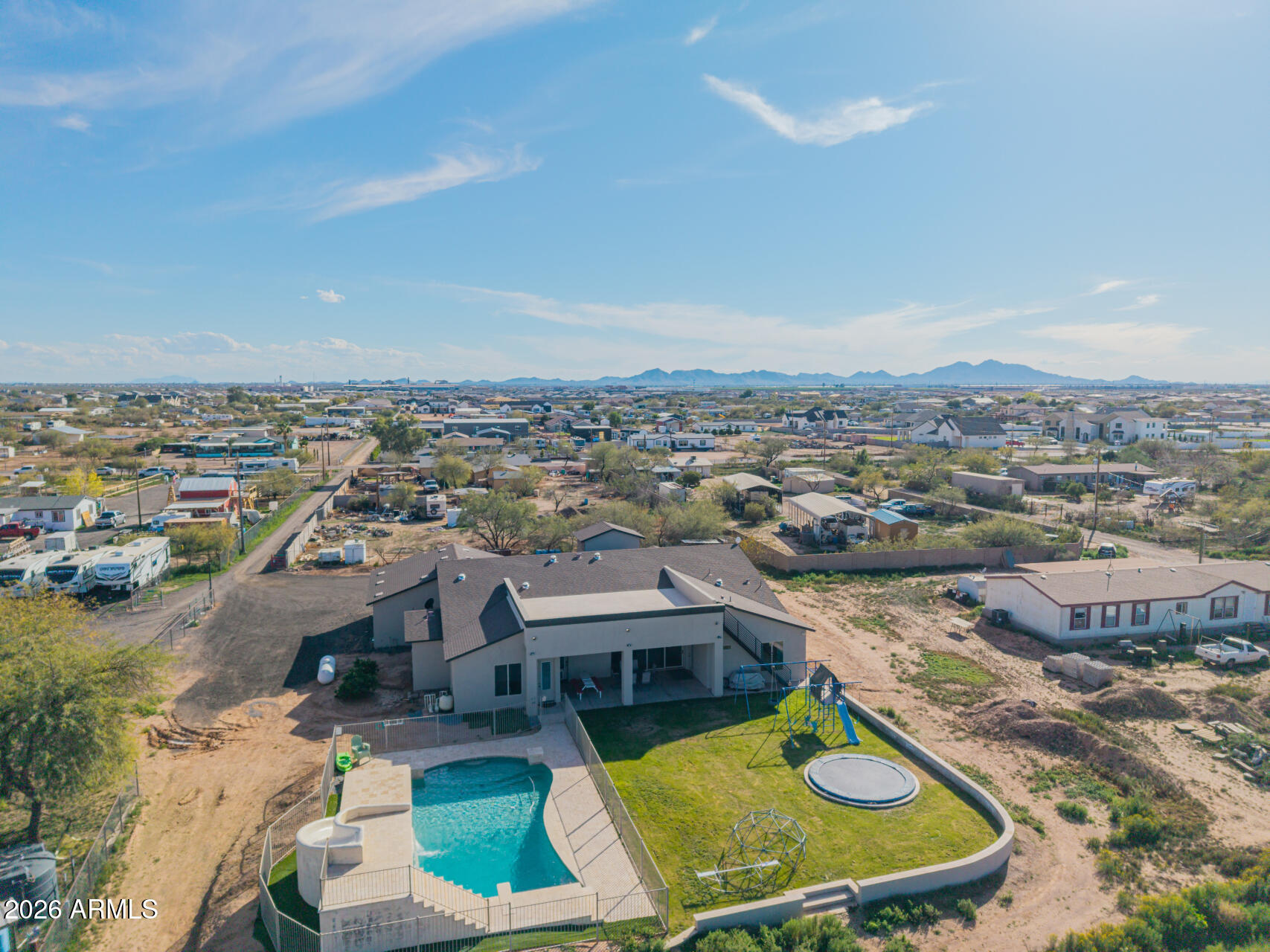 RANCHO APACHE - Residential