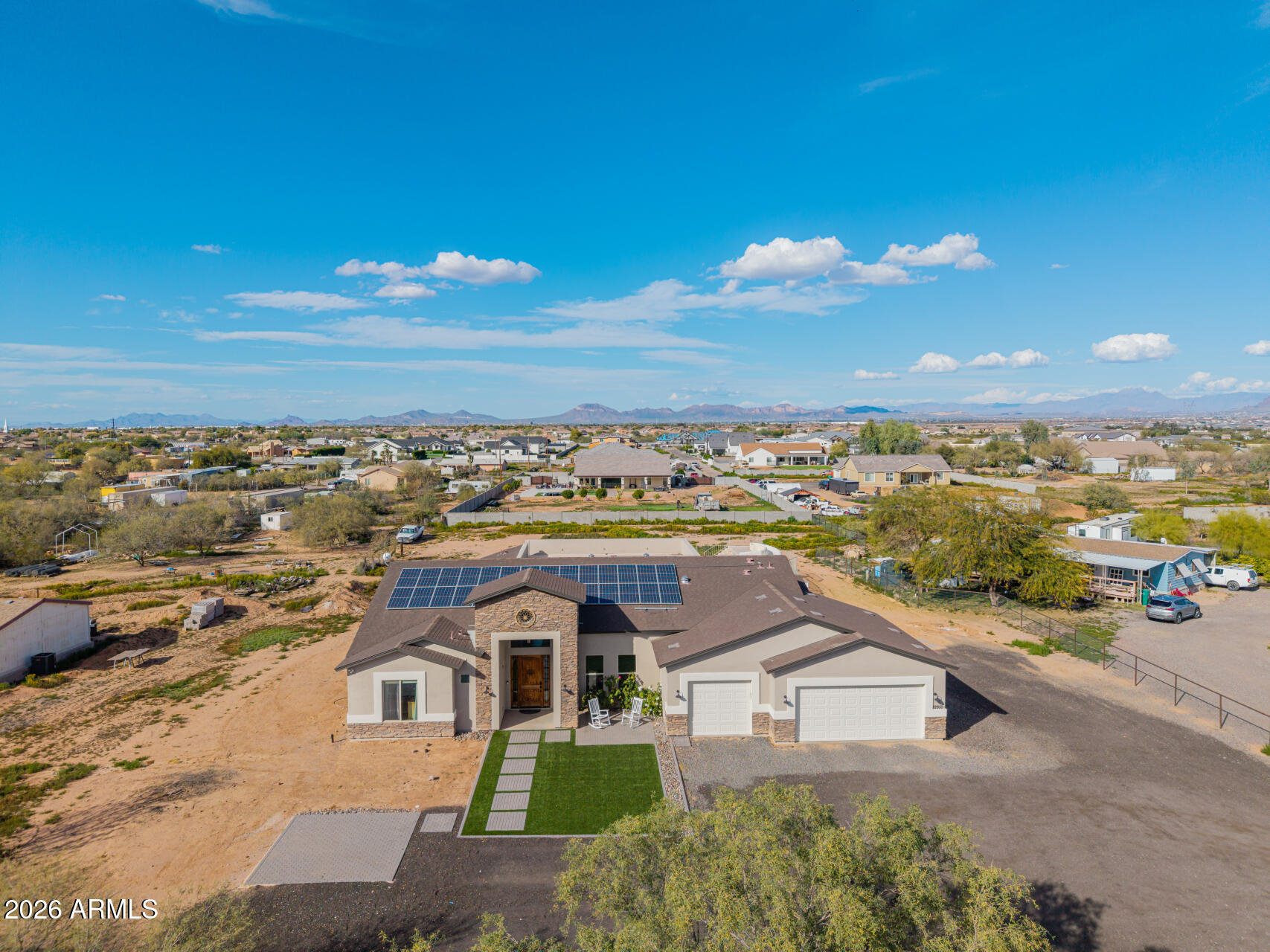 RANCHO APACHE - Residential