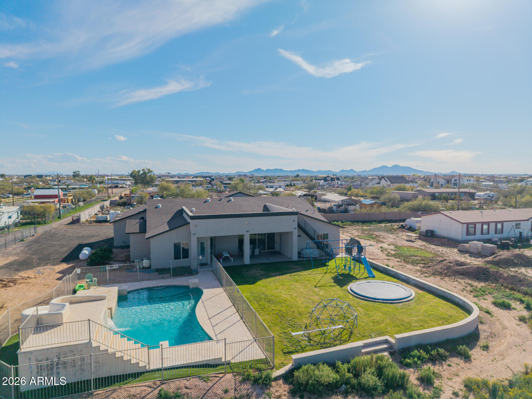 RANCHO APACHE - Residential