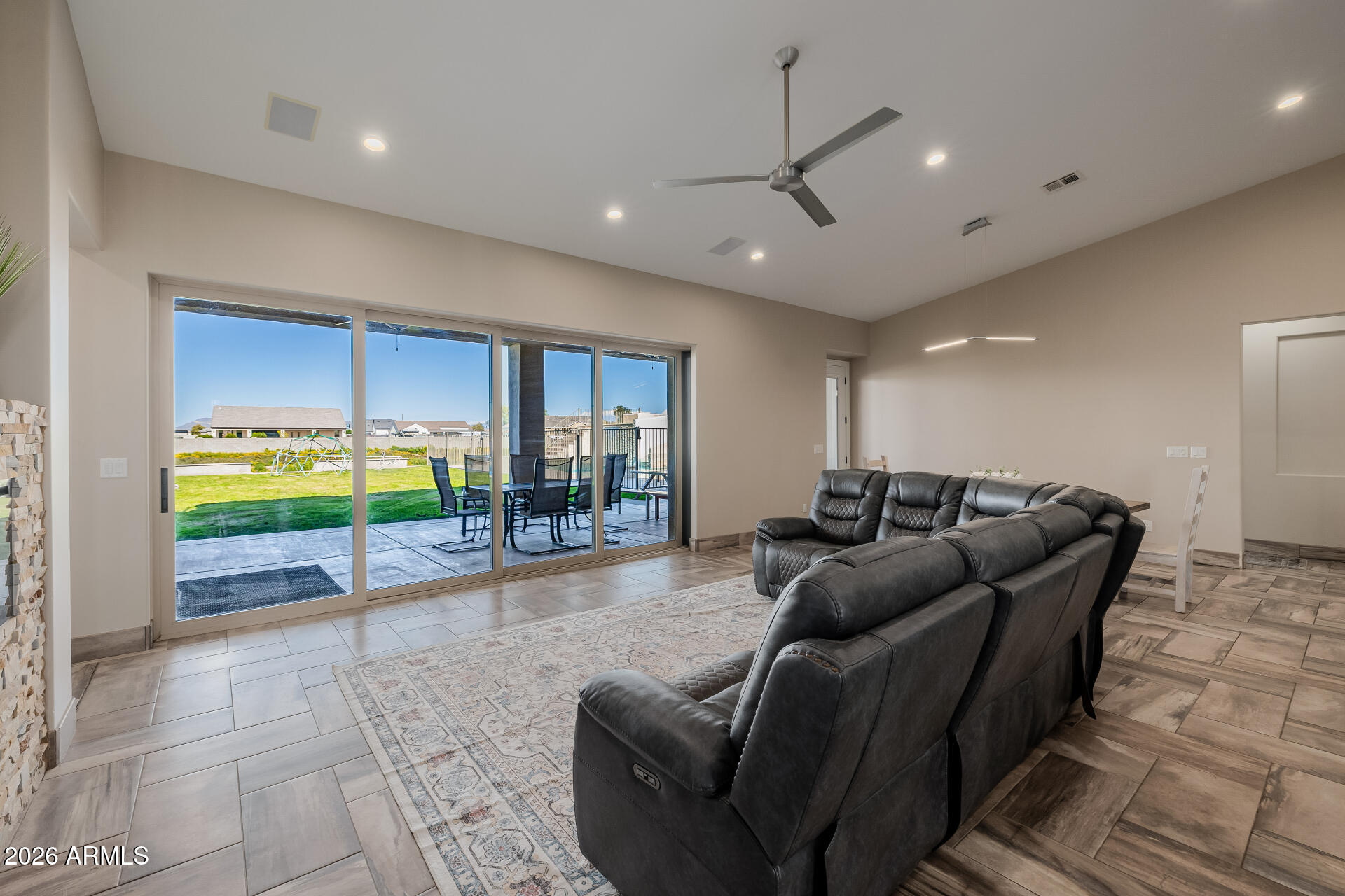 RANCHO APACHE - Residential
