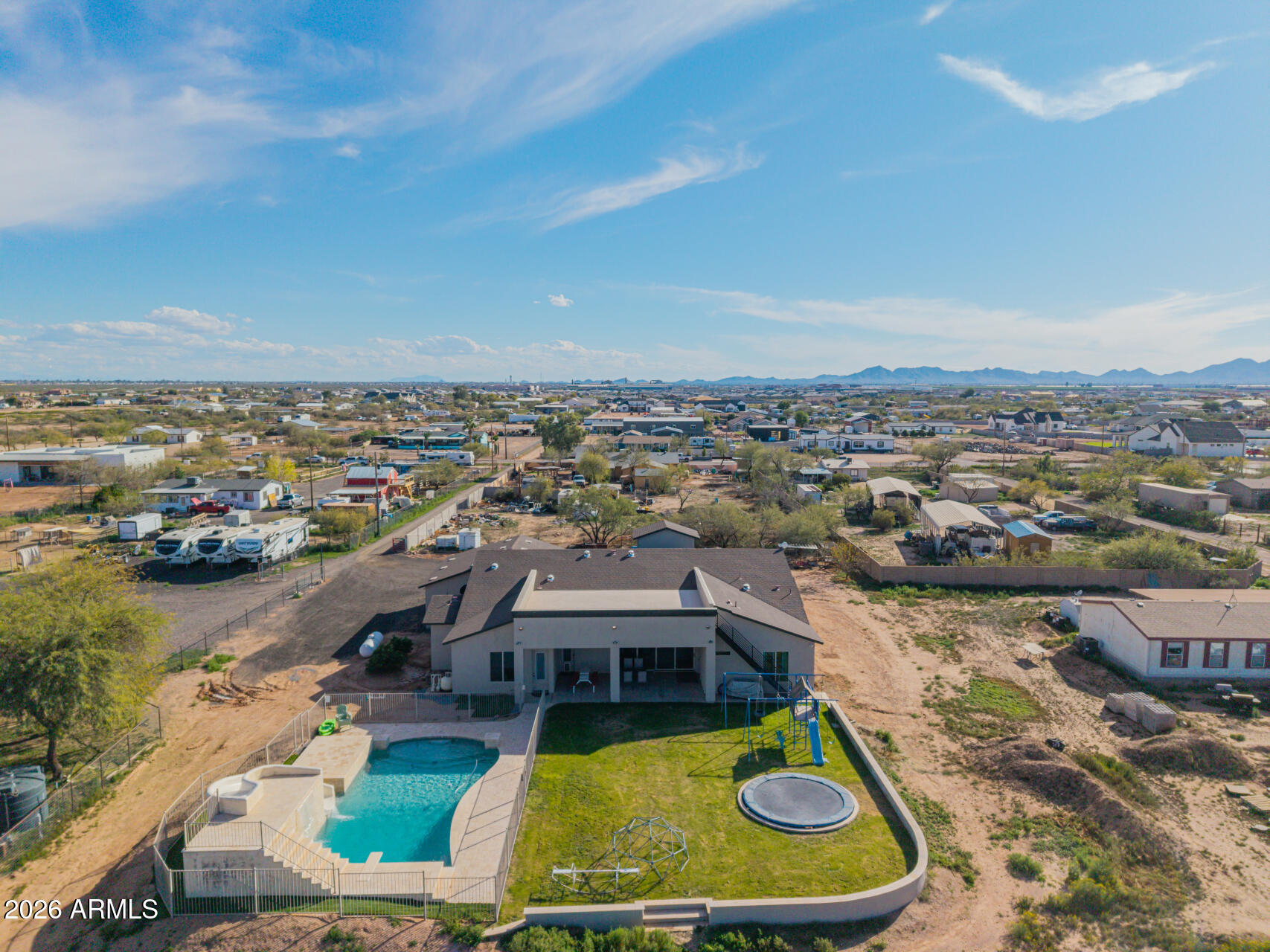 RANCHO APACHE - Residential