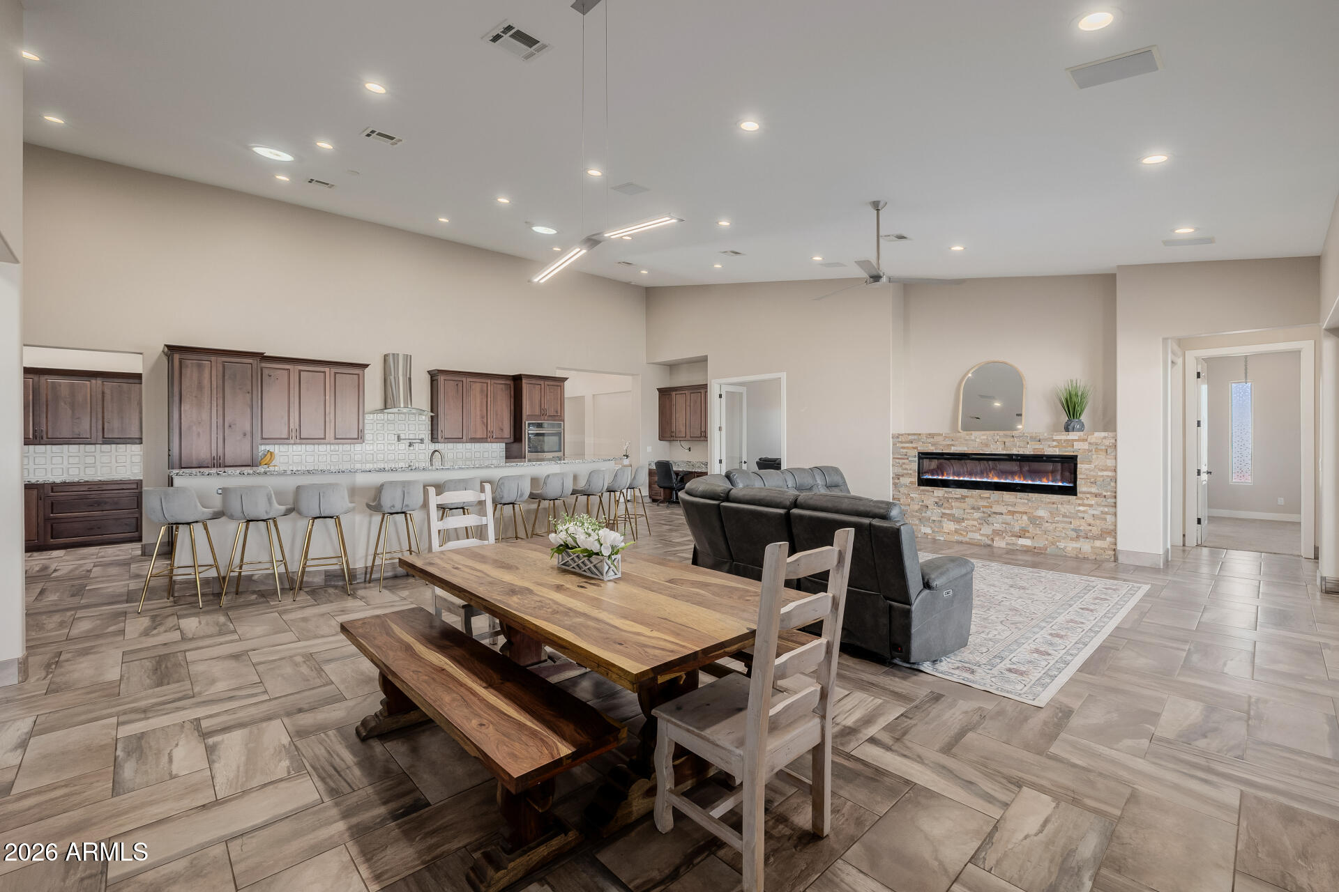 RANCHO APACHE - Residential