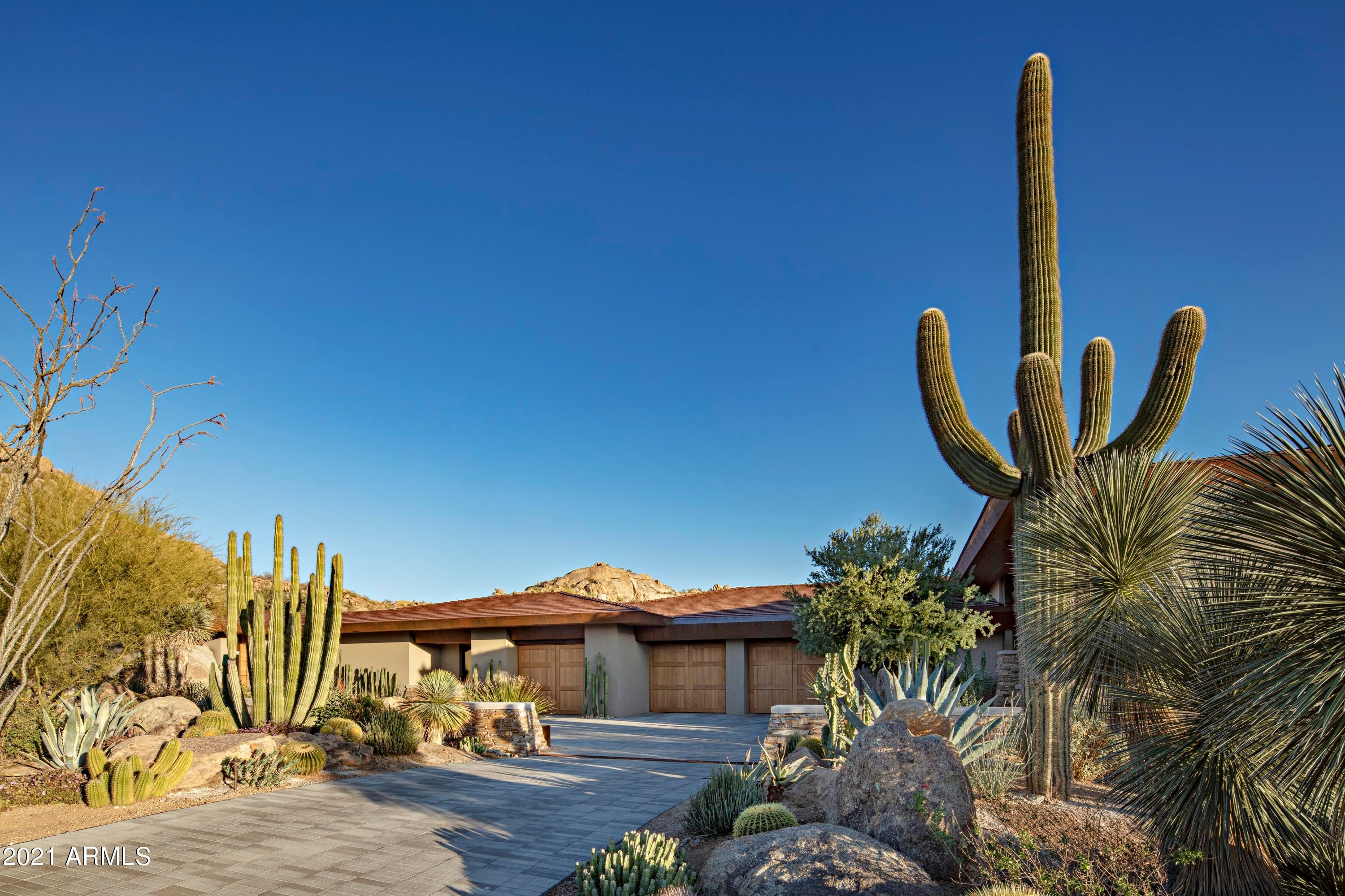 ESTANCIA - Residential