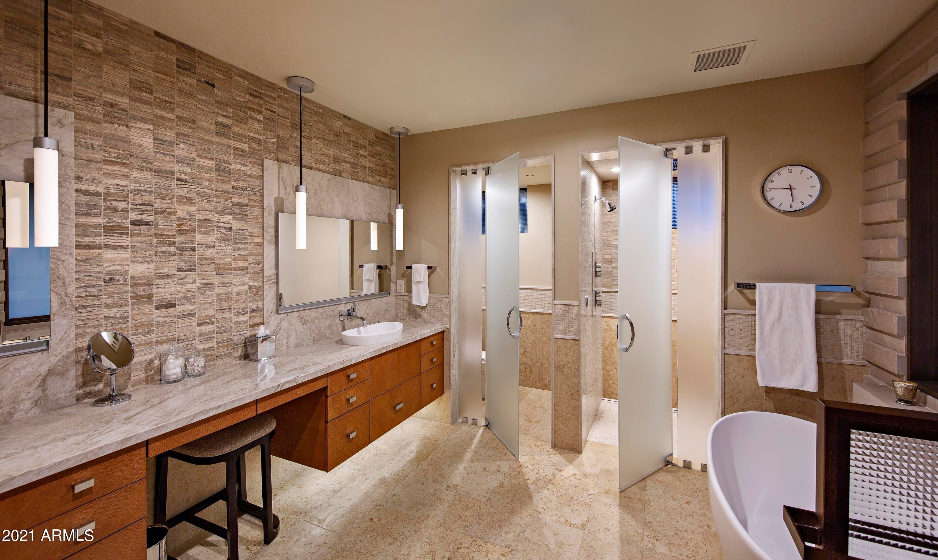 ESTANCIA - Residential
