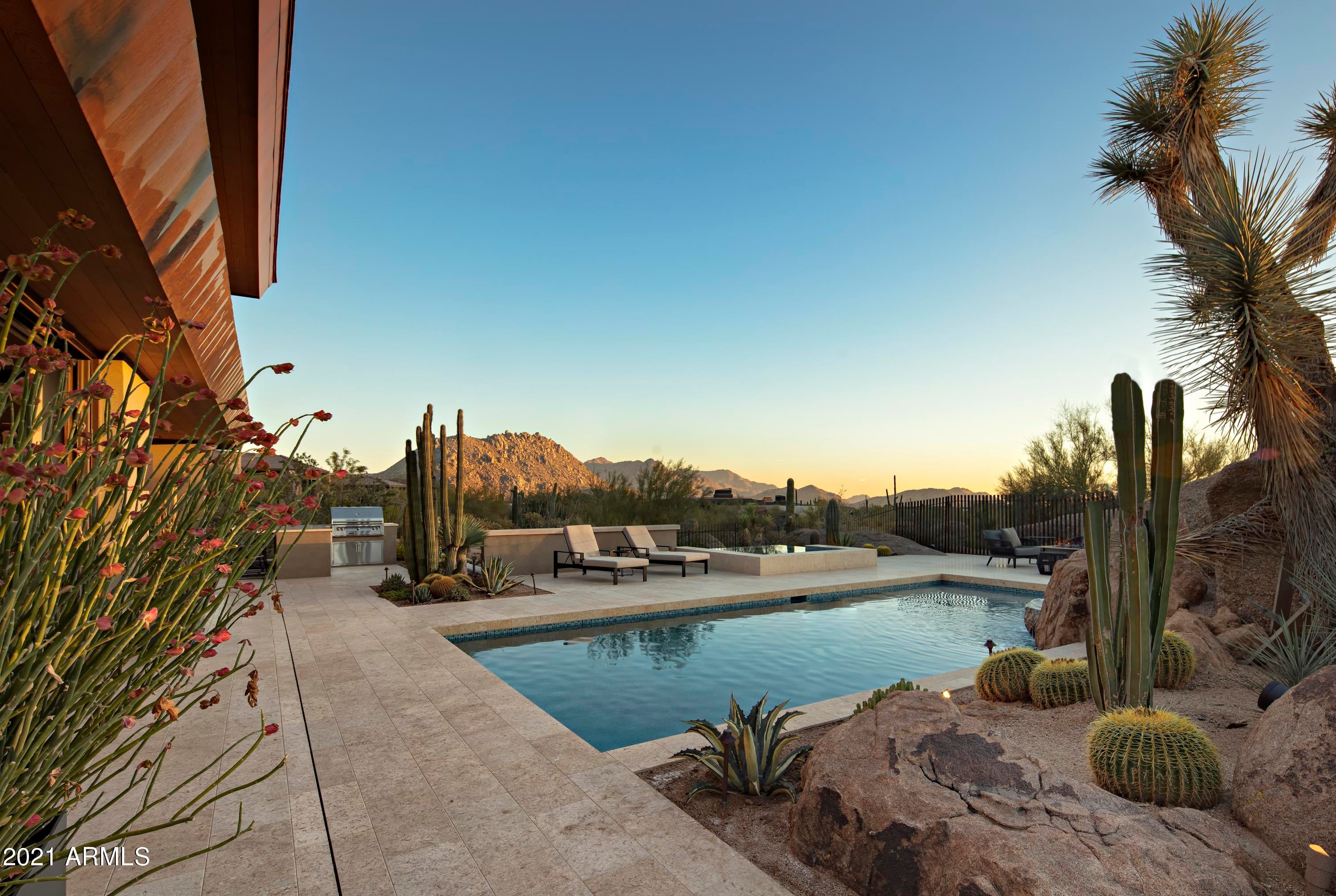 ESTANCIA - Residential