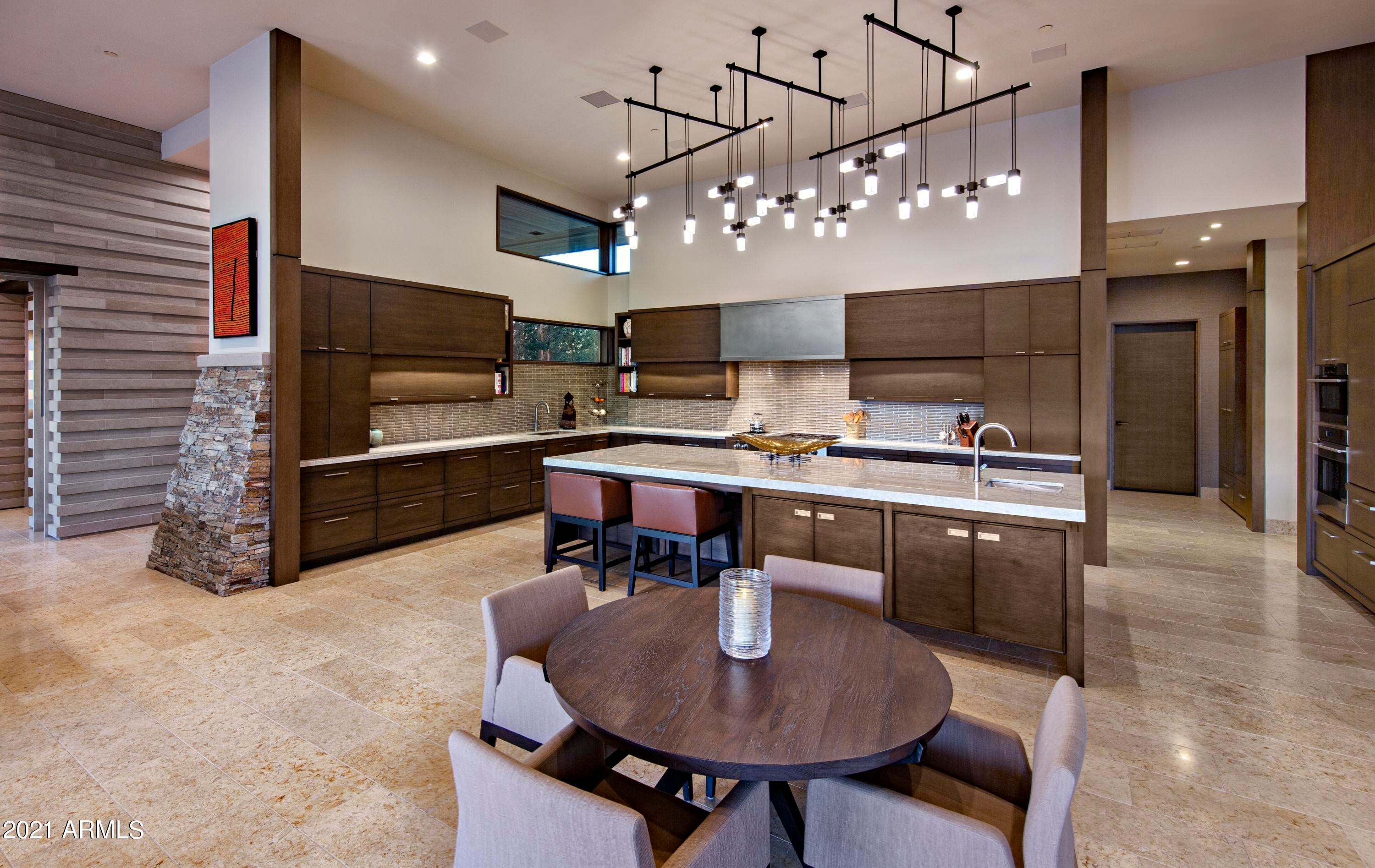 ESTANCIA - Residential