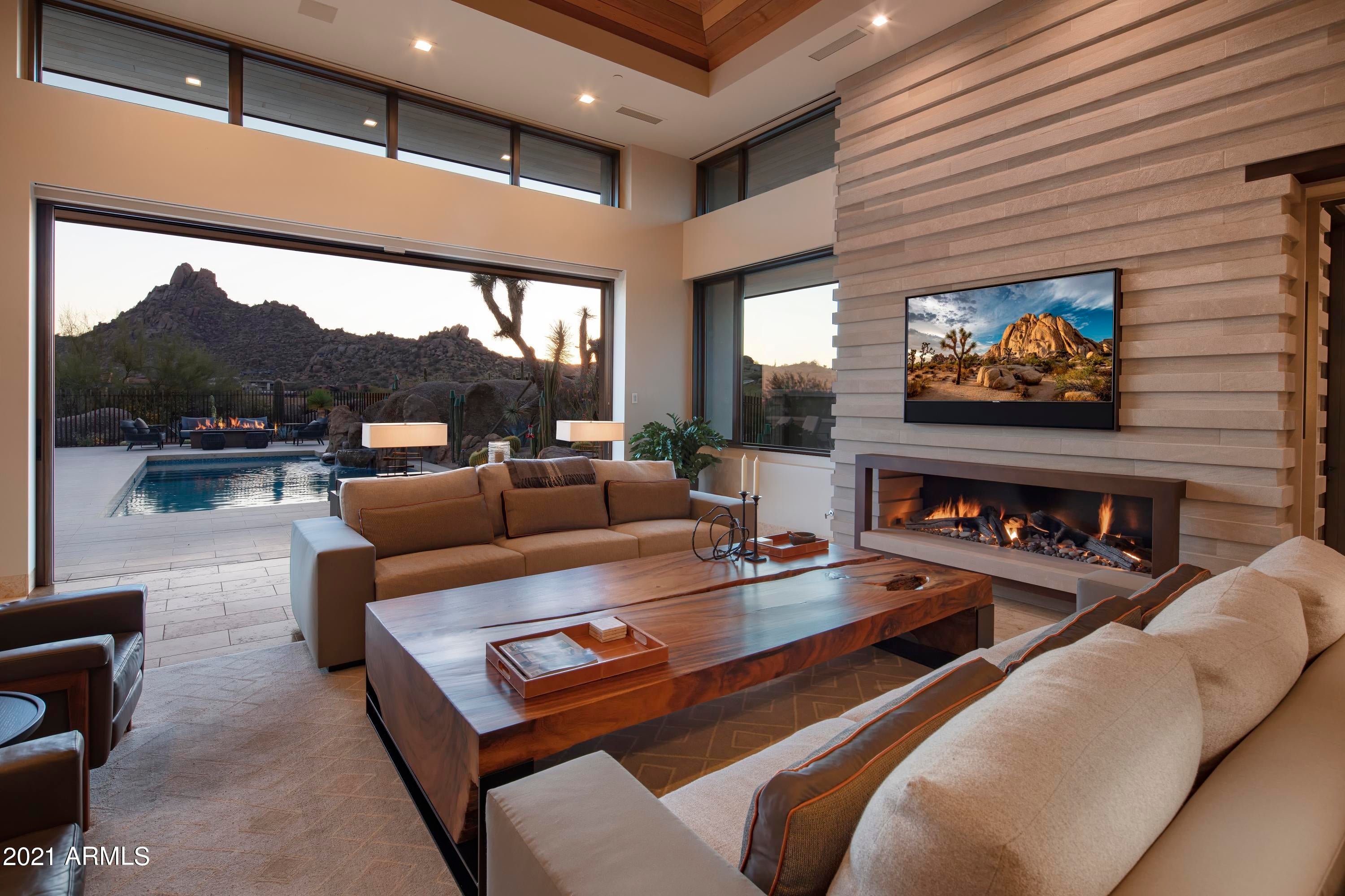 ESTANCIA - Residential